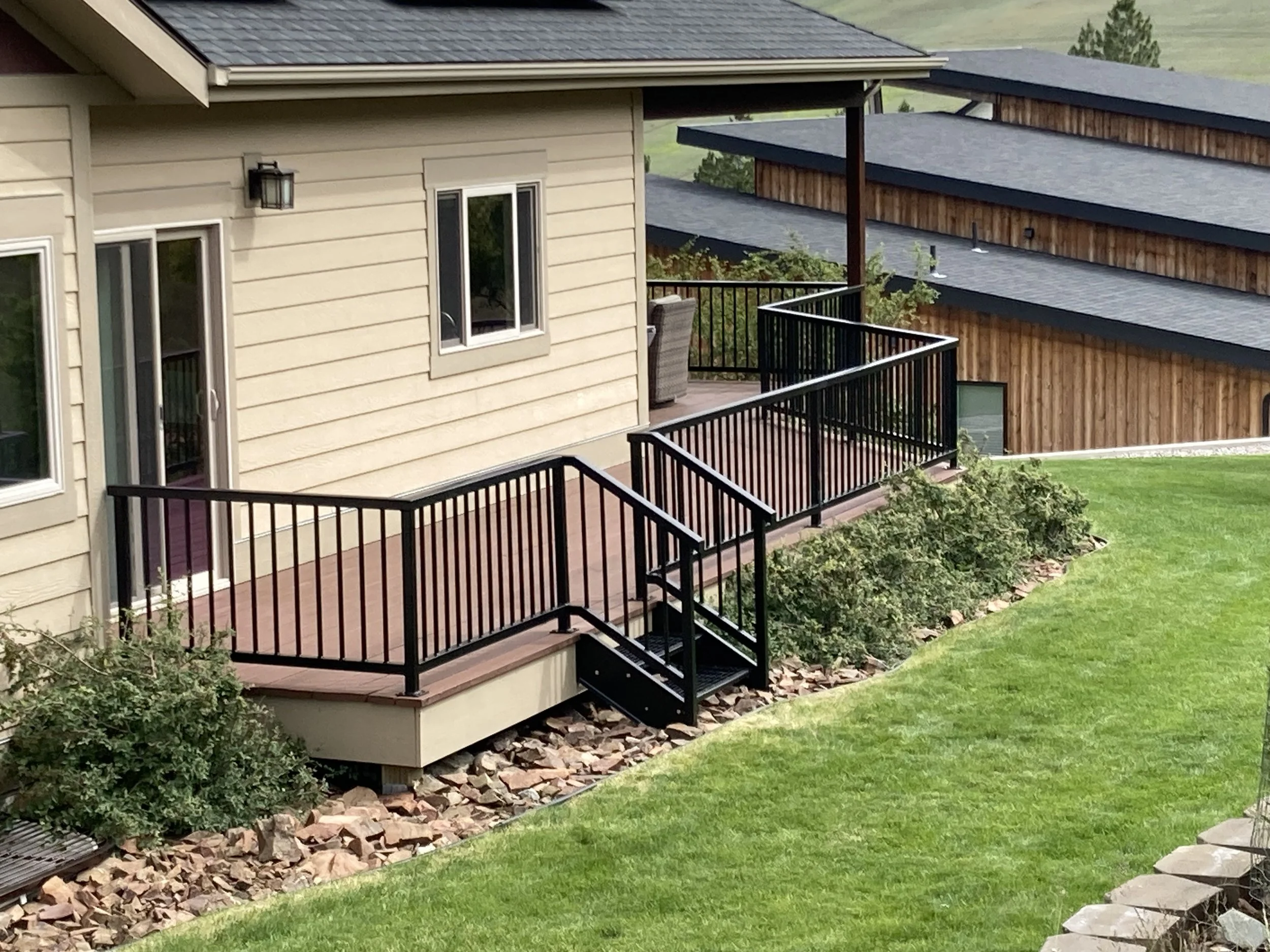 Back Deck Steel Railing