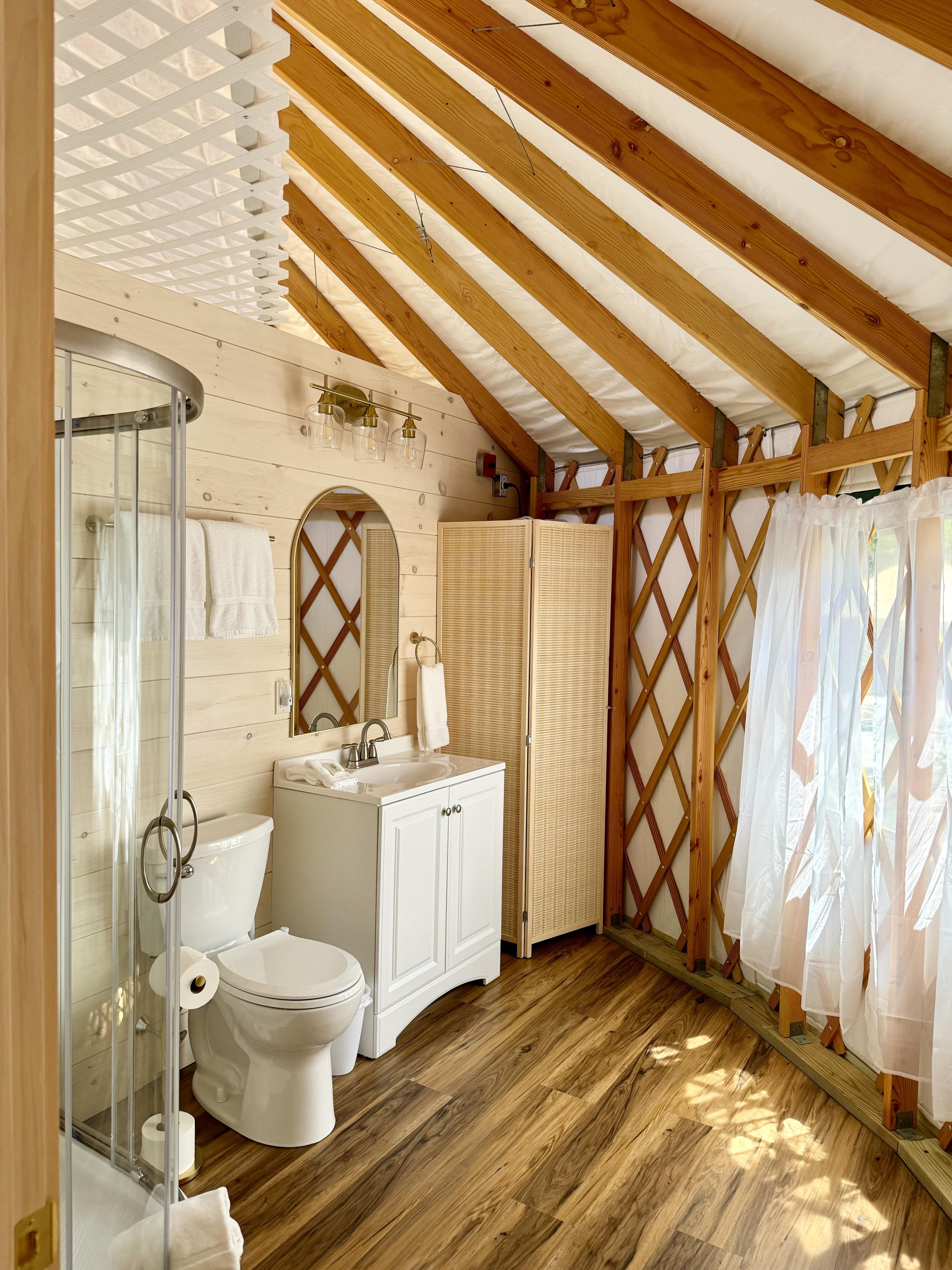 EvergreenYurts_spruceYurt-bathroom.jpg