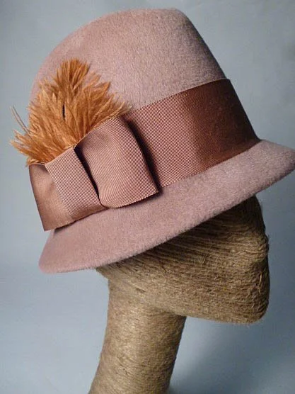 Vintage Pink and Tan Houndstooth Hat with Feather GREAT BRETON ??? My solo project for the final of the  main image 3