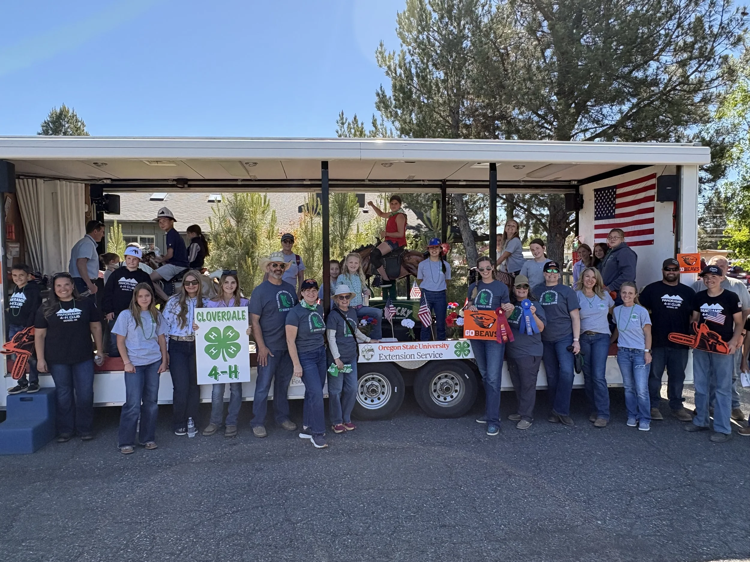 4-H Volunteers with Float
