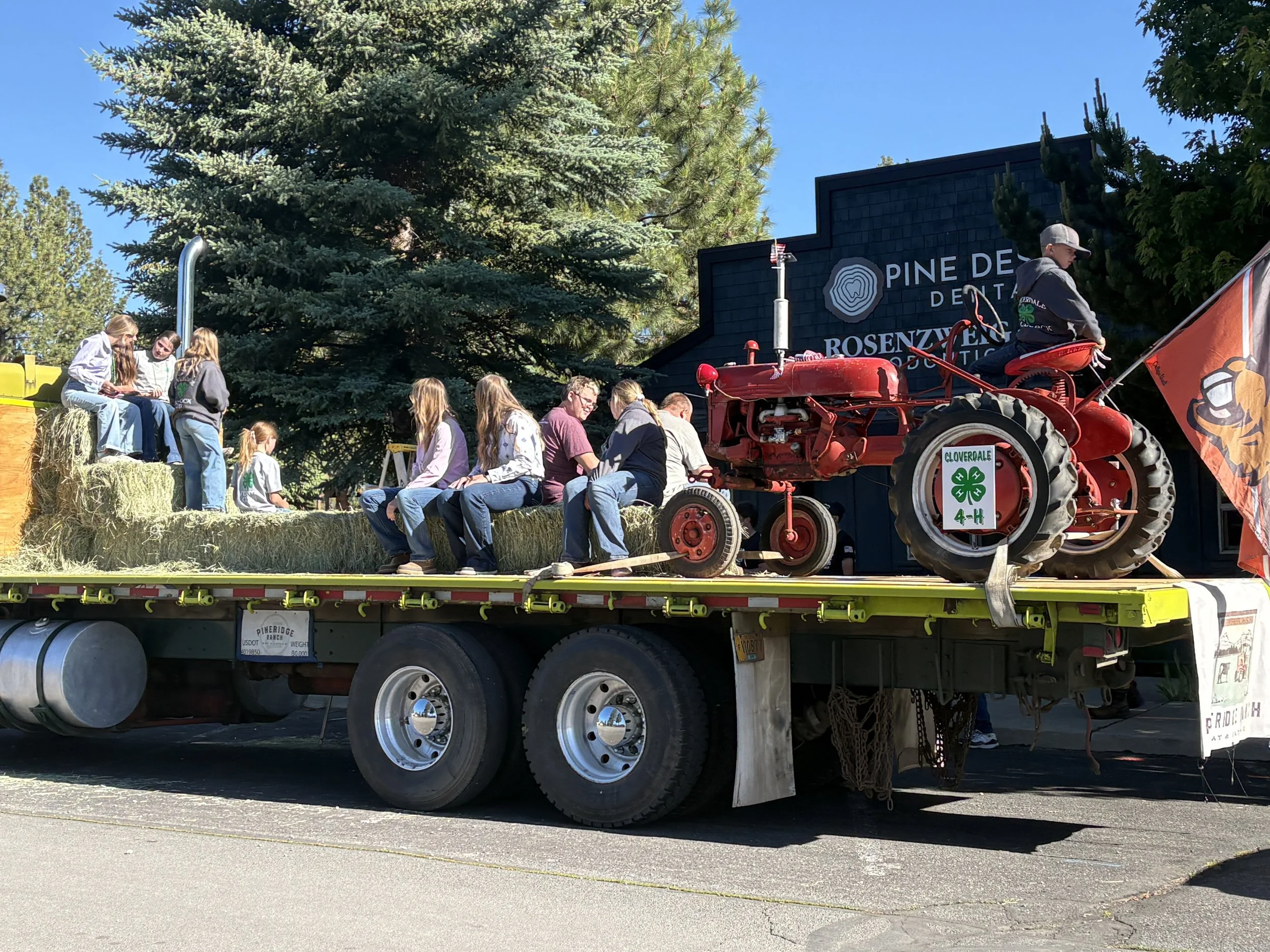4-H Volunteers on Parade Float