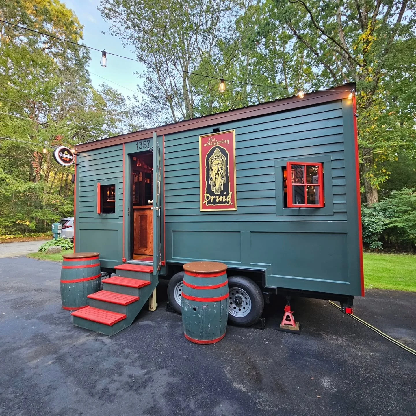 Backyard weddings at their finest! 💚🤍🧡
.
#wanderingdruid #tinyhouse #tinypub #barrental #mobilebar #ireland #newengland #irishpub #guinness #bostonfoodies #massachusetts #boston #whiskey #irishabroad #irish #irishmusic #irishowned #smallbusiness #