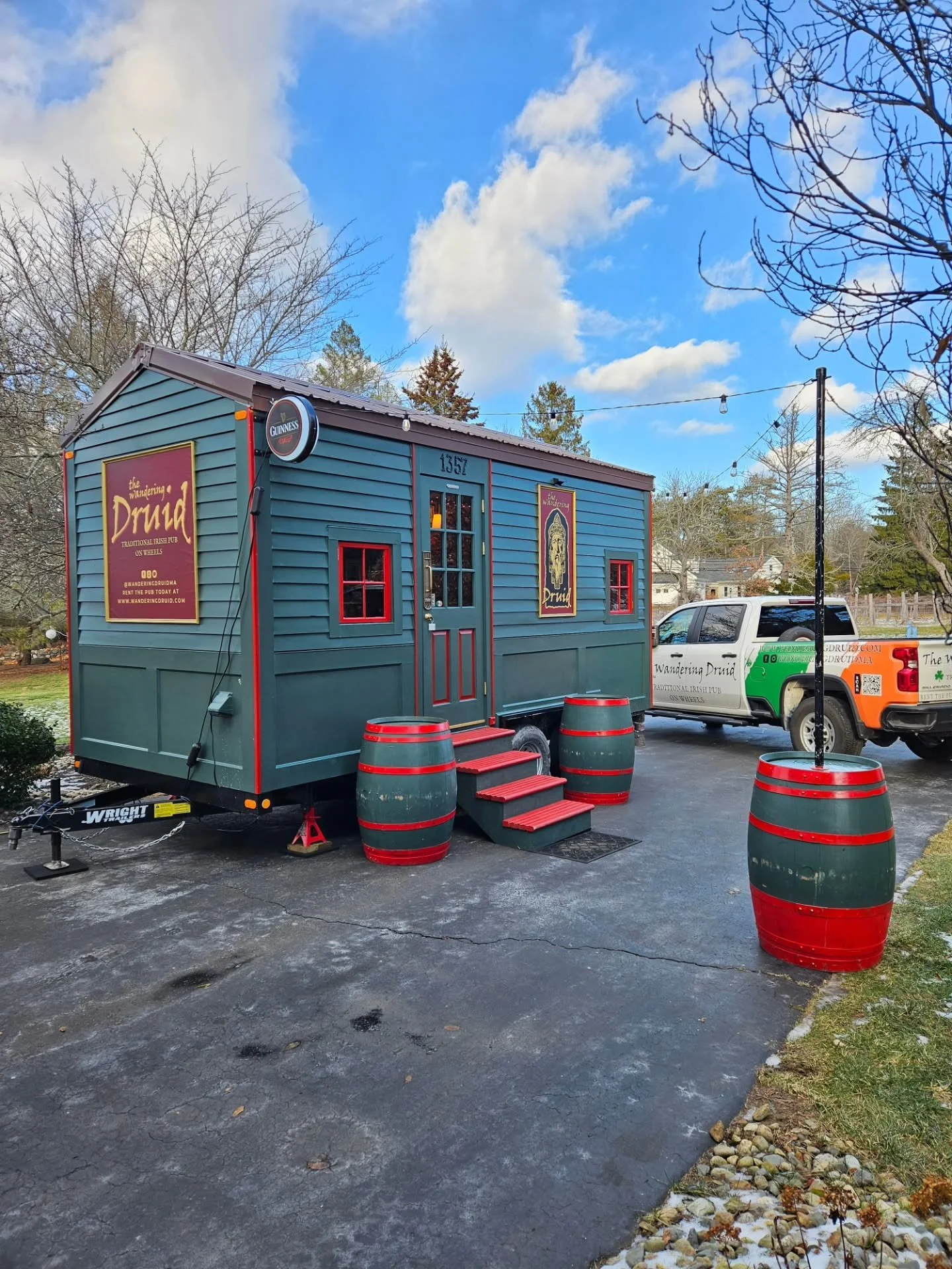 Pints weather. 🥶🍺🌬
.
#wanderingdruid #tinyhouse #tinypub #barrental #mobilebar #ireland #newengland #irishpub #guinness #bostonfoodies #massachusetts #boston #whiskey #irishabroad #irish #irishmusic #irishowned #smallbusiness #localbusiness #irish