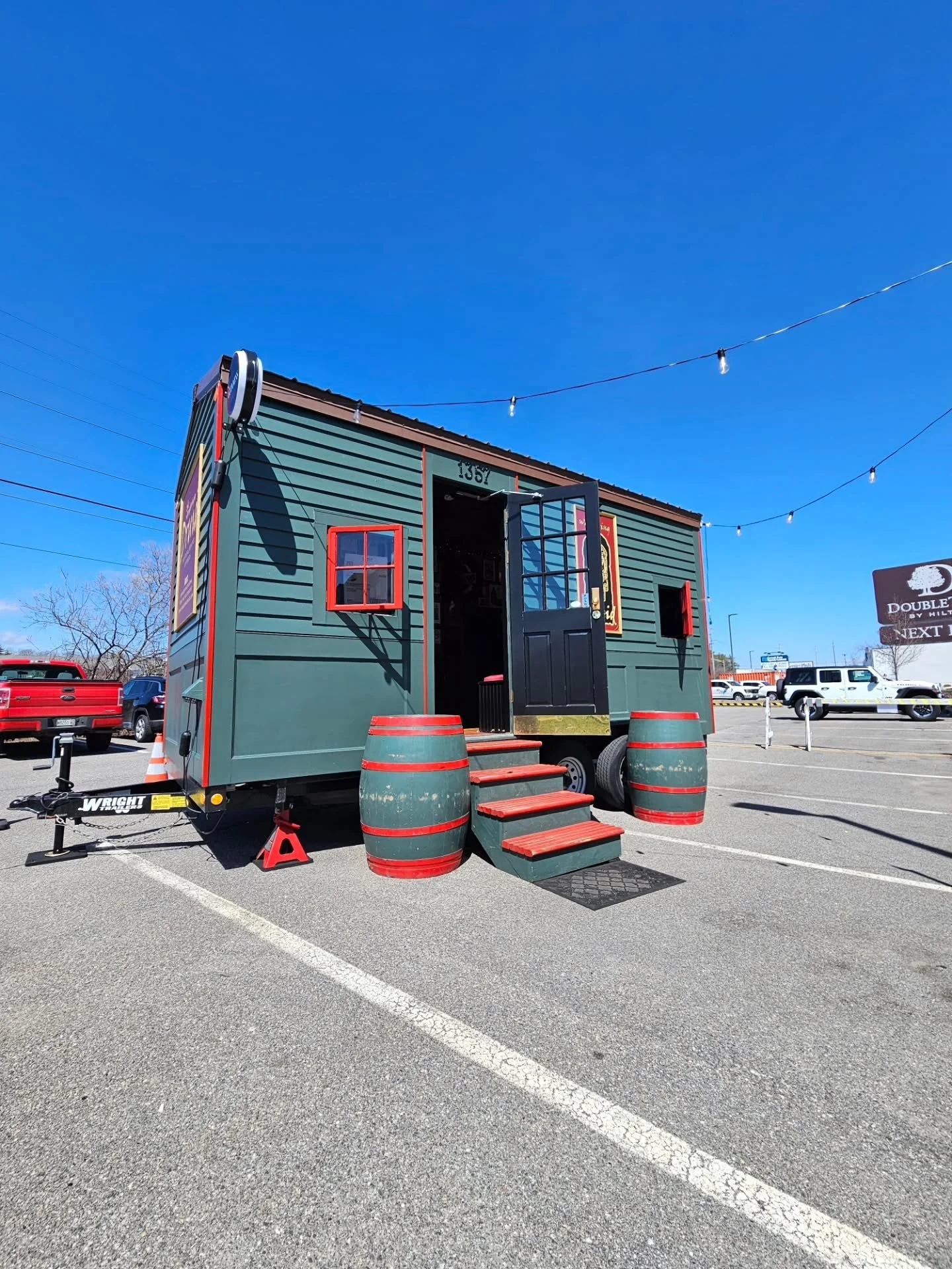 Sure what else would you be doing of a Tuesday afternoon in Maine? 🌞🦞🍺