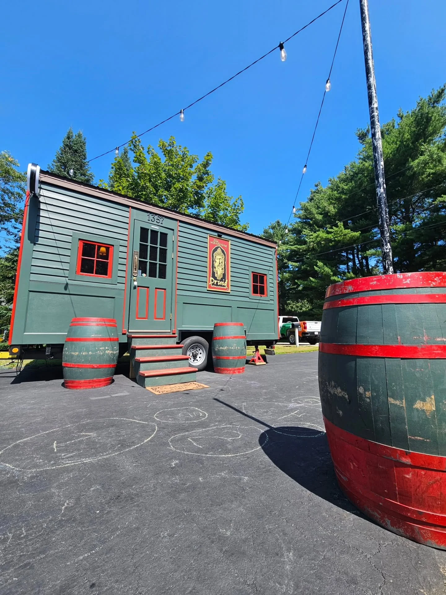 Guinness and Maine Beer Co. on a sunny day in York, ME 🌞🍺🦞🌊