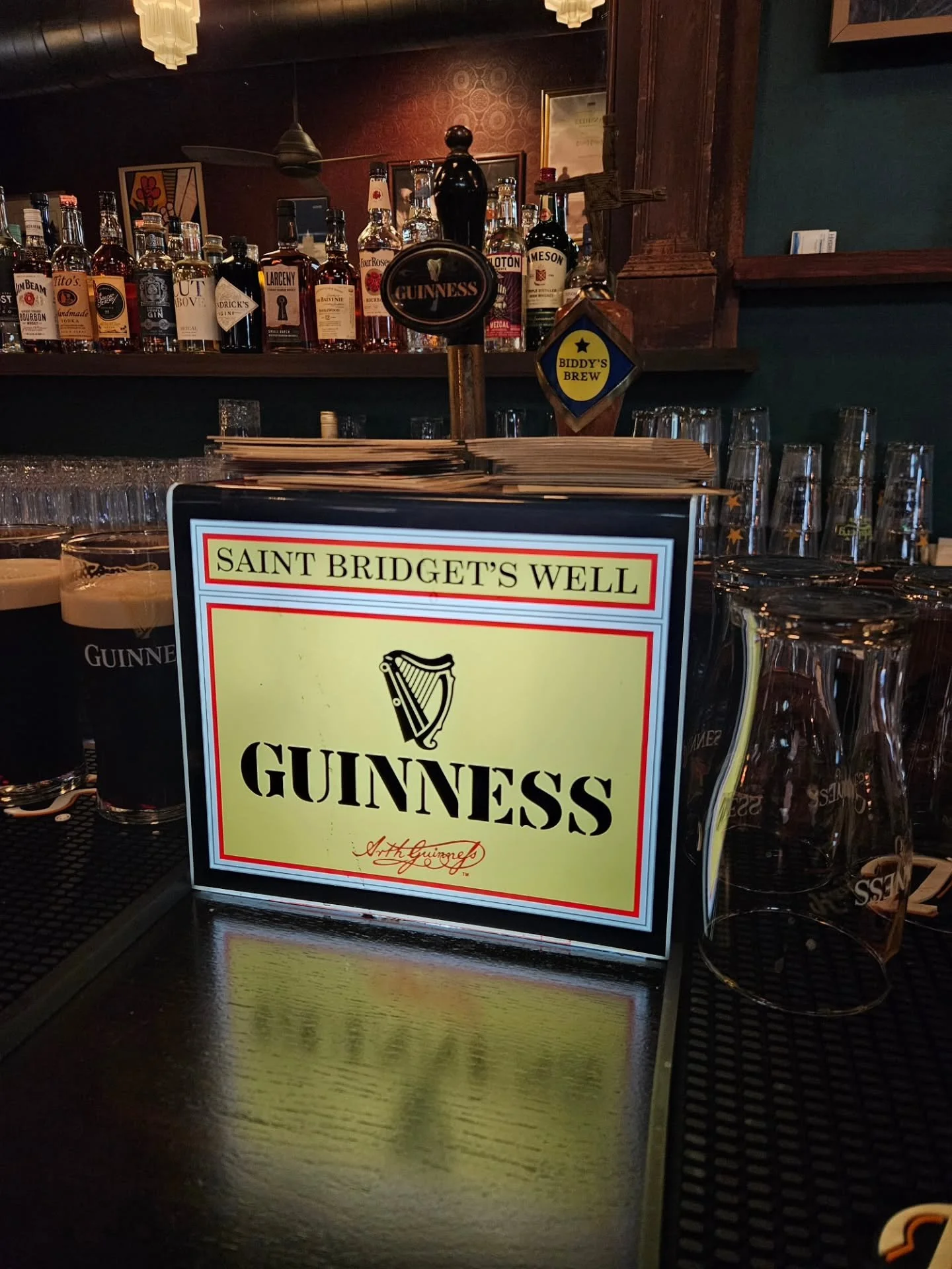 Can't beat a pub with an old school Guinness tap. 👌🍺 @saintbrigidswell
