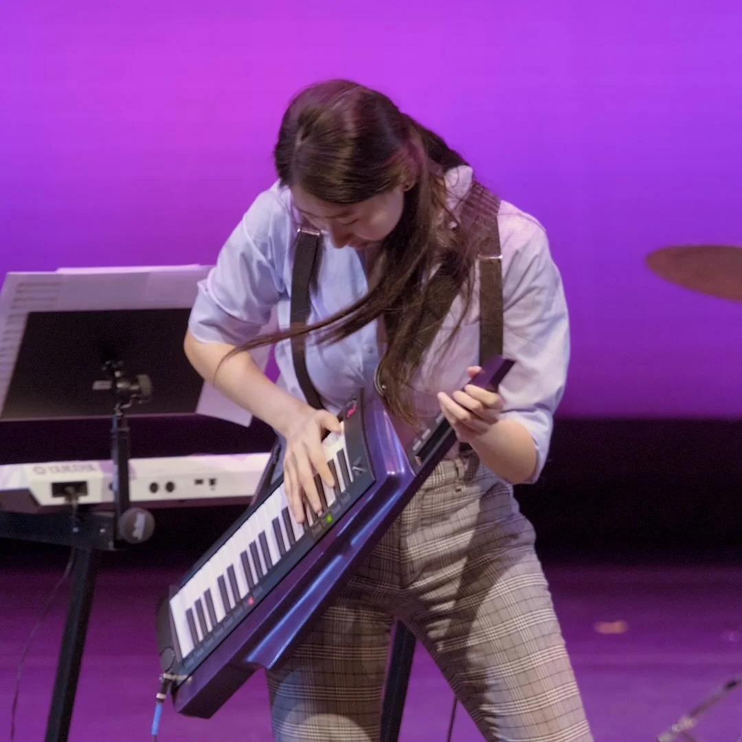 ~Member introduction!~ Mari is StarDrop's lead synth/keyboardist and second vocalist 🎹 She also illustrated many of the recent album and video artwork!
.
.
.
#stardrop #anime #music #band #singer #keytar #keyboard #piano #keyboardplayer #アニメ#音楽#バンド#