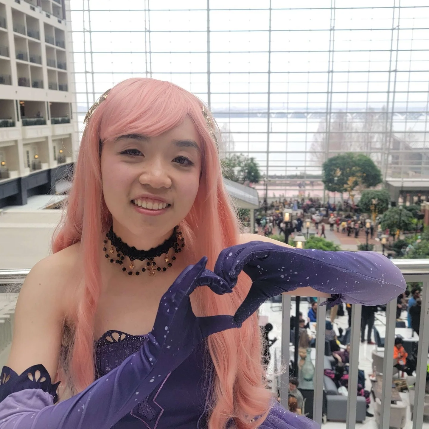Day 2 of Magfest! I returned as Nikki and I'm so happy to find a fellow Nikki and Momo 🩷 Saw a lot of great cosplays including a OSRS meet-up :3 and prozds panel

#magfest #infinitynikki #starsea #lovenikki #osrs