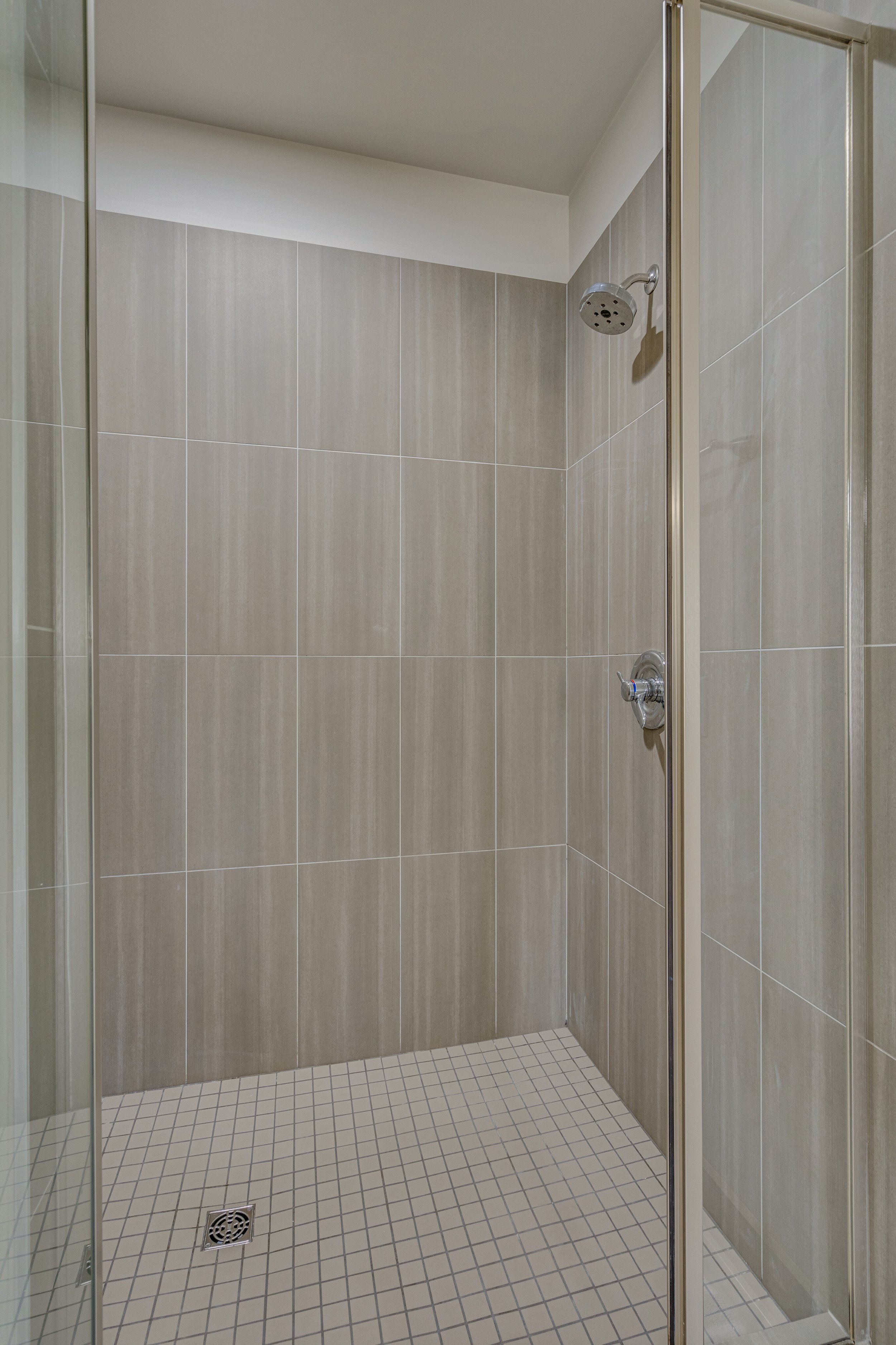 rs2202102-2027.jpg