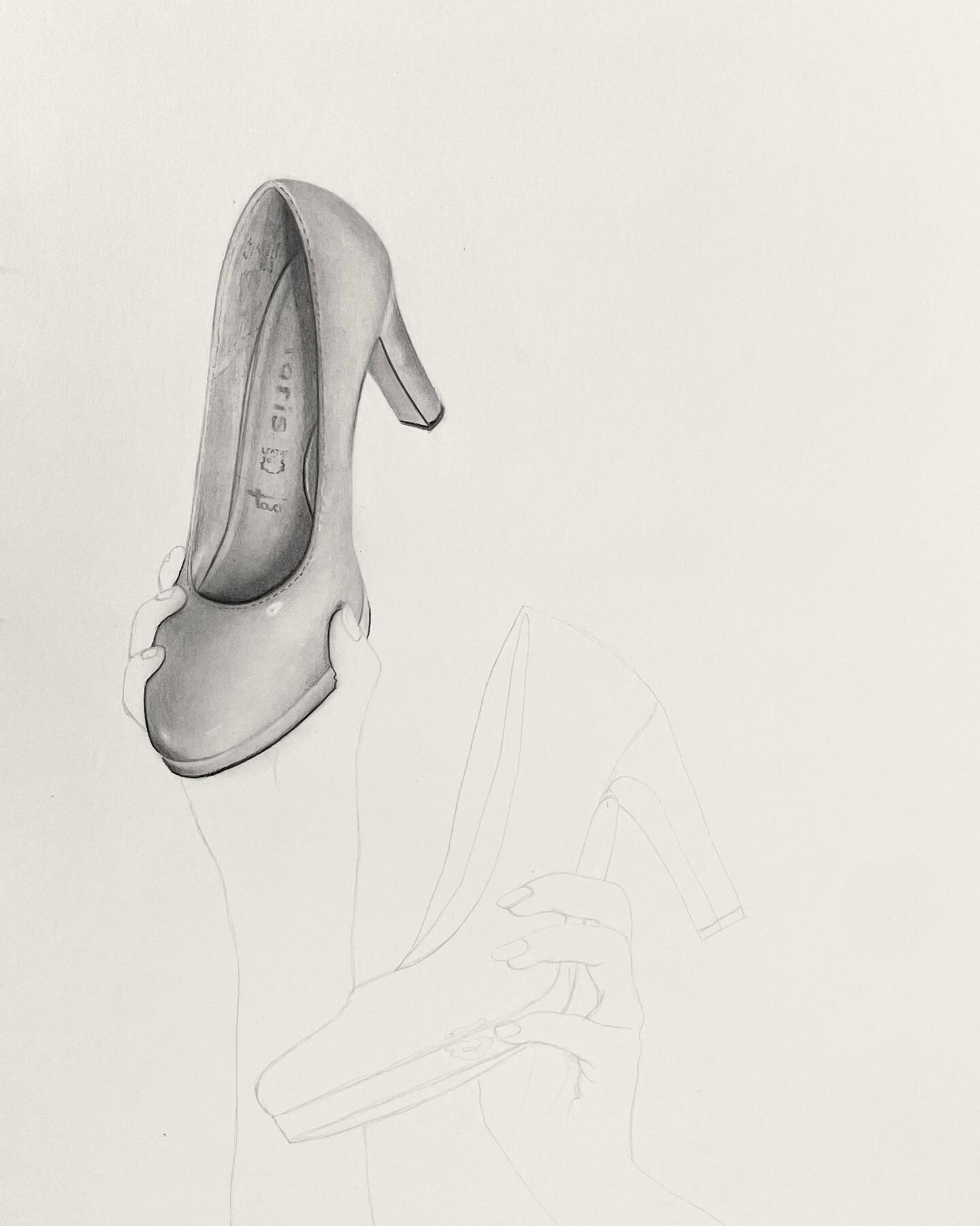 Sometimes I like to draw random things in between projects. This is one of those times 👠 #wip 

Drawn with @staedtler pencils on A3 @magnani1404official cold pressed paper

#workinprogress #randomart #heels #shoes #pencil #drawing #graphite #figure 