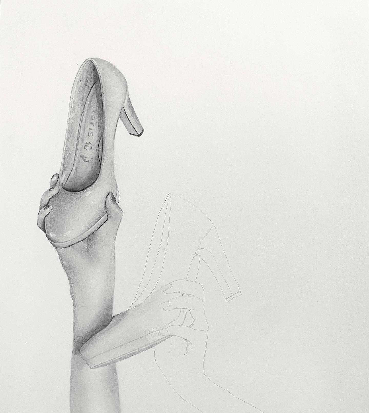Progress 👠

Drawn with @staedtler pencil on @magnani1404official cold pressed paper ✍️

#workinprogress #randomart #heels #shoes #pencil #drawing #graphite #figure #hands #arms #realism #photorealism #drawingsketch #drawingoftheday #sketchdaily #ske