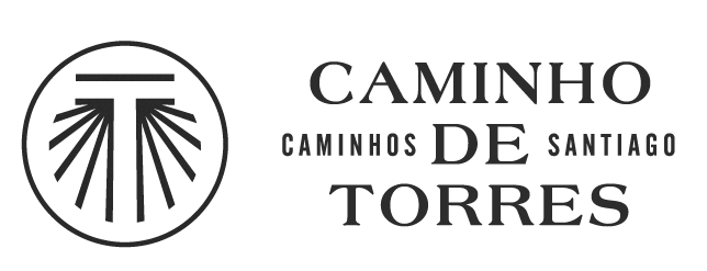 Logotipo do Caminho de Santiago com símbolo de uma seta e o texto 'Caminho de Santiago Torres' ao lado.