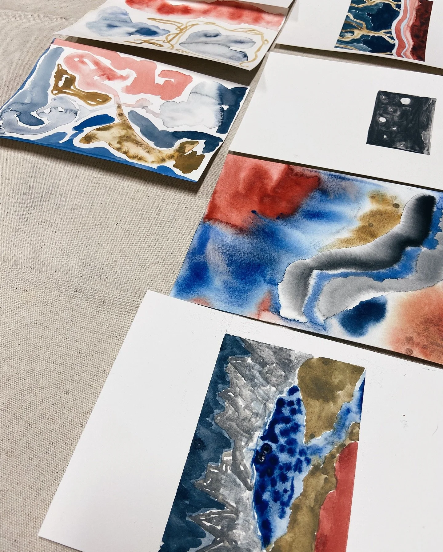 Inner landscapes during the last NATURREICHE course 😍

Next dates:
Fri 31.10. 6-9pm Findlinge 
Sun 02.11. 10am-5pm Wildlinge
Fri 28.11. 6-9pm Firmamente
Sun 30.11. 10am-5pm Wesen

Subscribe now to assure your spot🤩

The courses take place in Otzber
