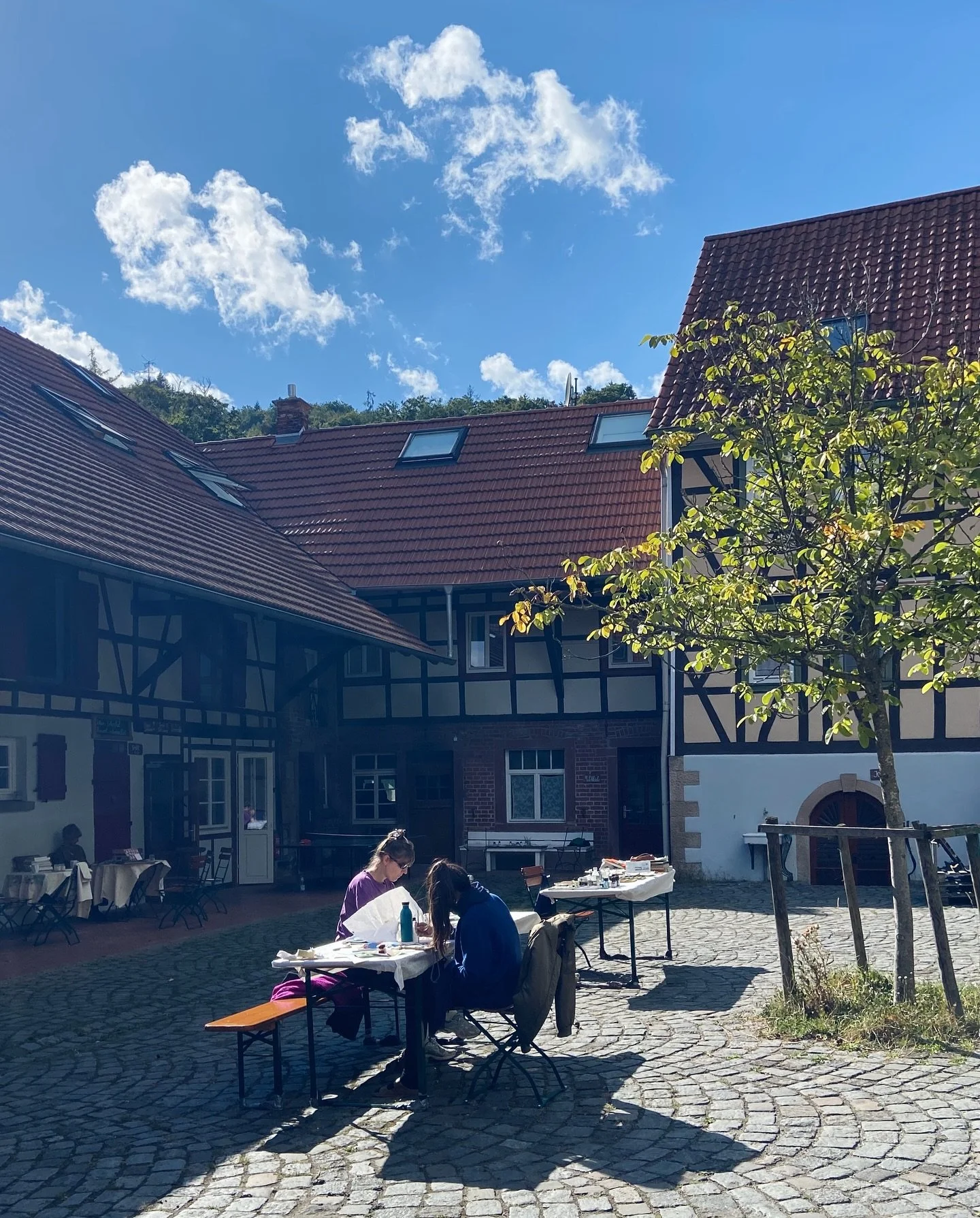 This is how your summer plan 2026 could look like!
A week or long weekend dedicated to your artwork, being guided by our teachers, in a group of inspiring people from near and far and at the same time nourishing your heart, body &amp; soul 😊

Check 