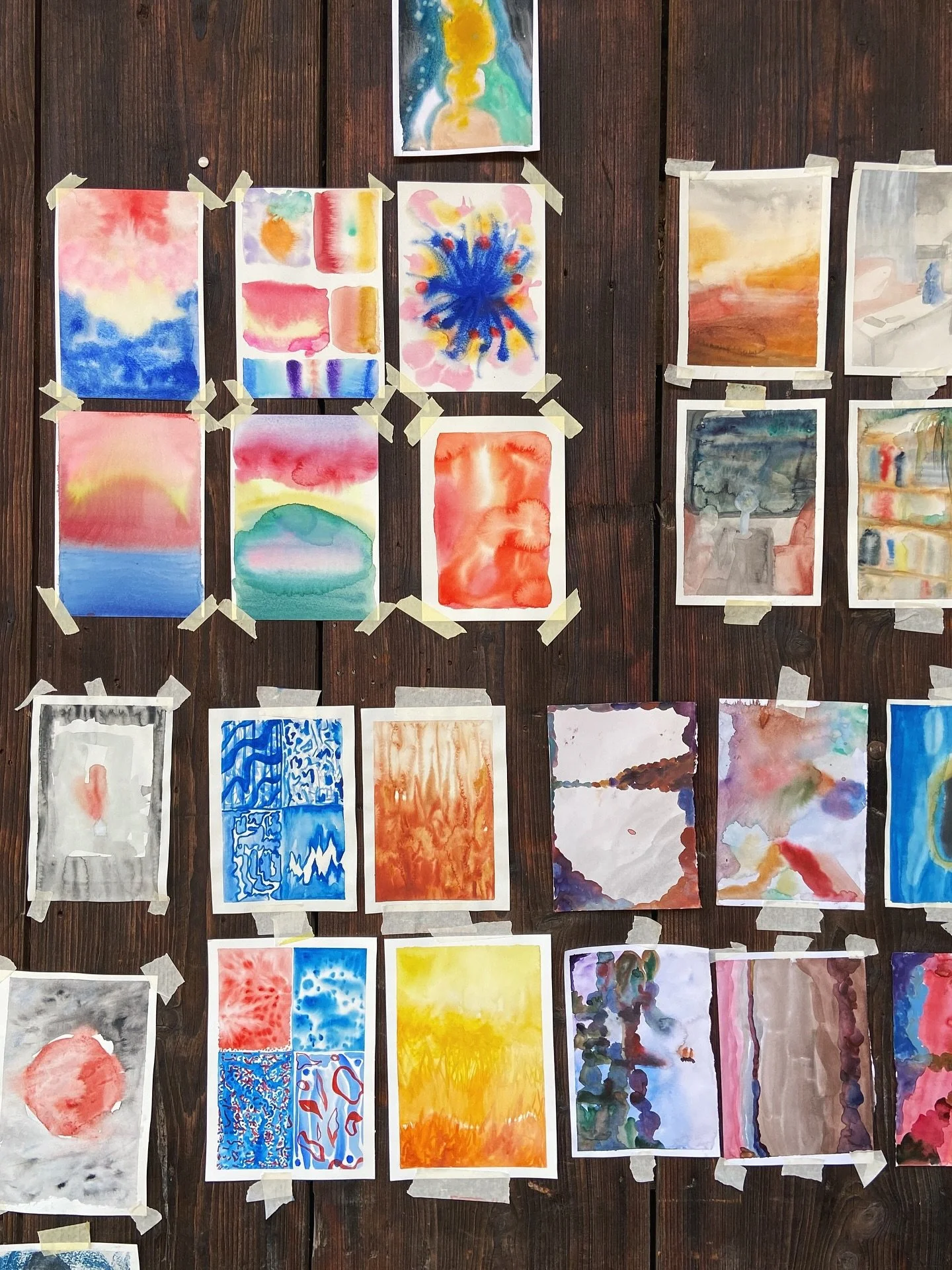 Last day for all EARLY BIRDS!
Till midnight 23.11. you can still subscribe to one of the summer courses in Erlau 2026 and catch the early bird price 🤩

This is the upcoming program:

8.-14.6.26 SEEDS OF FABLES 
with @jesus.cisneros.ilustrador 

26.6