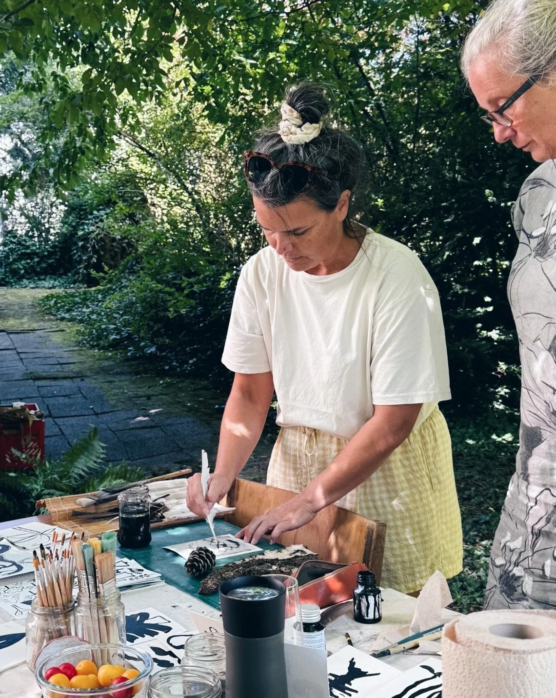 NATURREICHE im Juni ☀️

Fr 19.6. 18-21h Wildlinge
So 21.6. 10-17h Baumgefl&uuml;ster

Die Kursreihe ist f&uuml;r dich, wenn du
- total Bock hast (mal wieder) zu malen und zeichnen
- ein paar Stunden im Flow versinken m&ouml;chtest 
- Lust hast zu exp