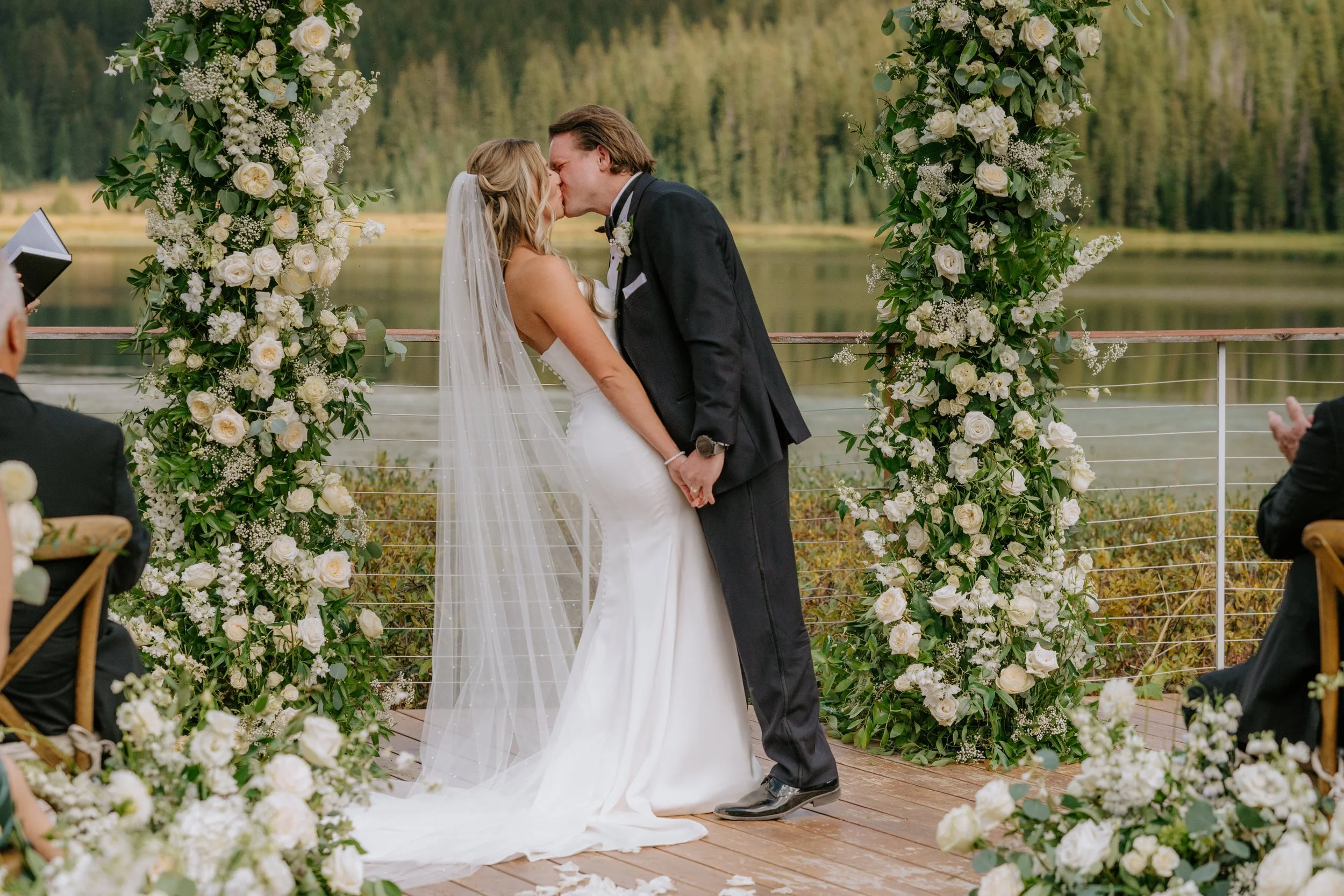 jaclyn_dickens_colorado_wedding_photographer_07Ceremony-318.jpg