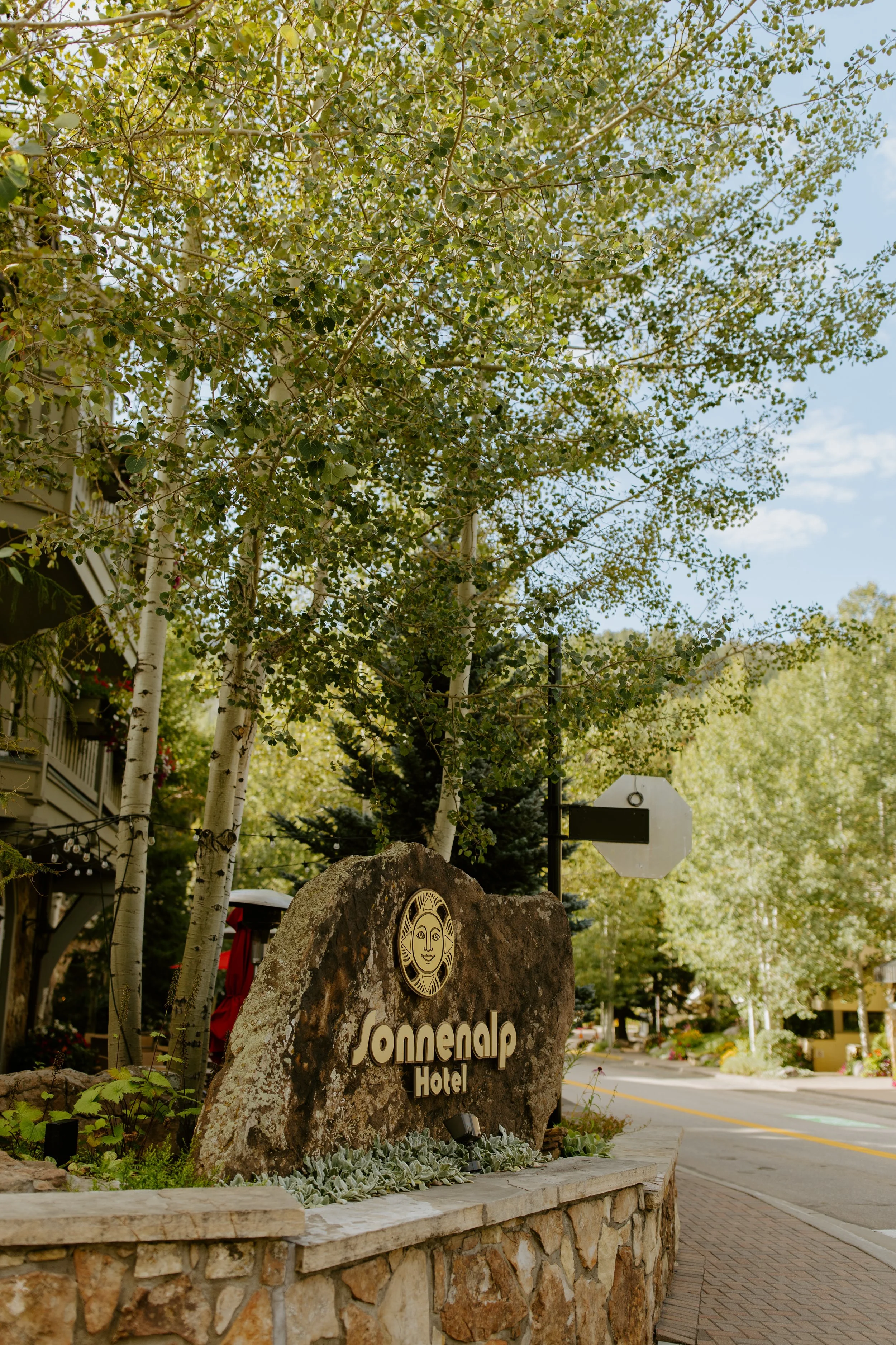 jaclyn_dickens_colorado_wedding_photographer_01GettingReadyGals-1.jpg