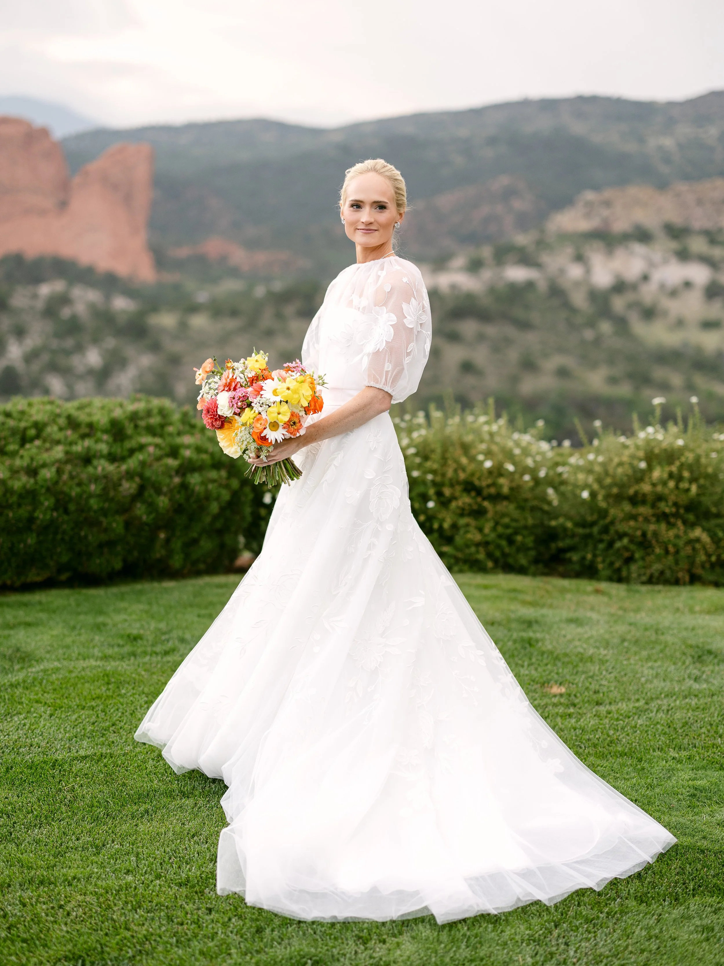 Garden of the Gods-bridal .jpg