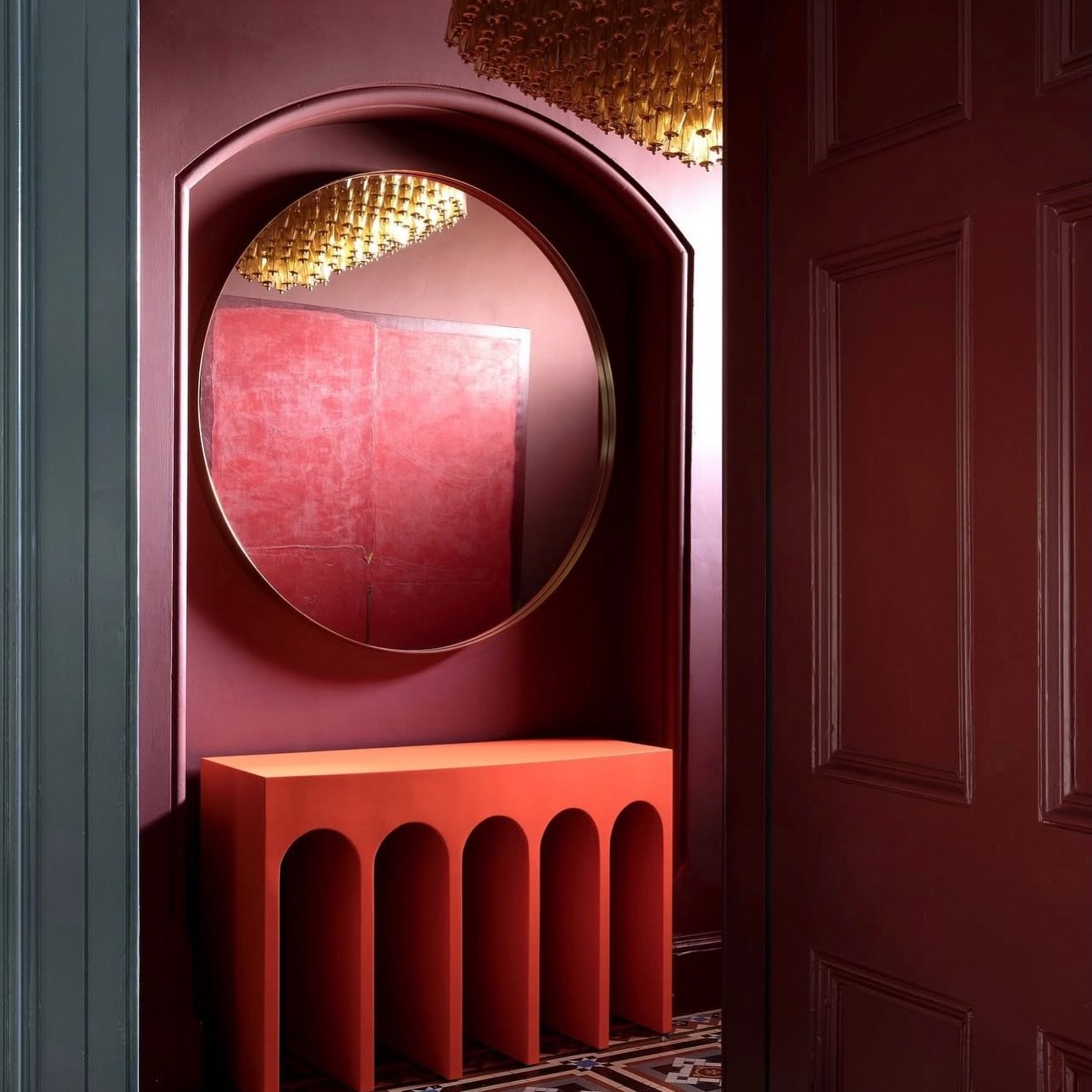 This is the kind of nuanced, effortlessly off kilter, surprising kind of beauty and perfection. @roisinlafferty