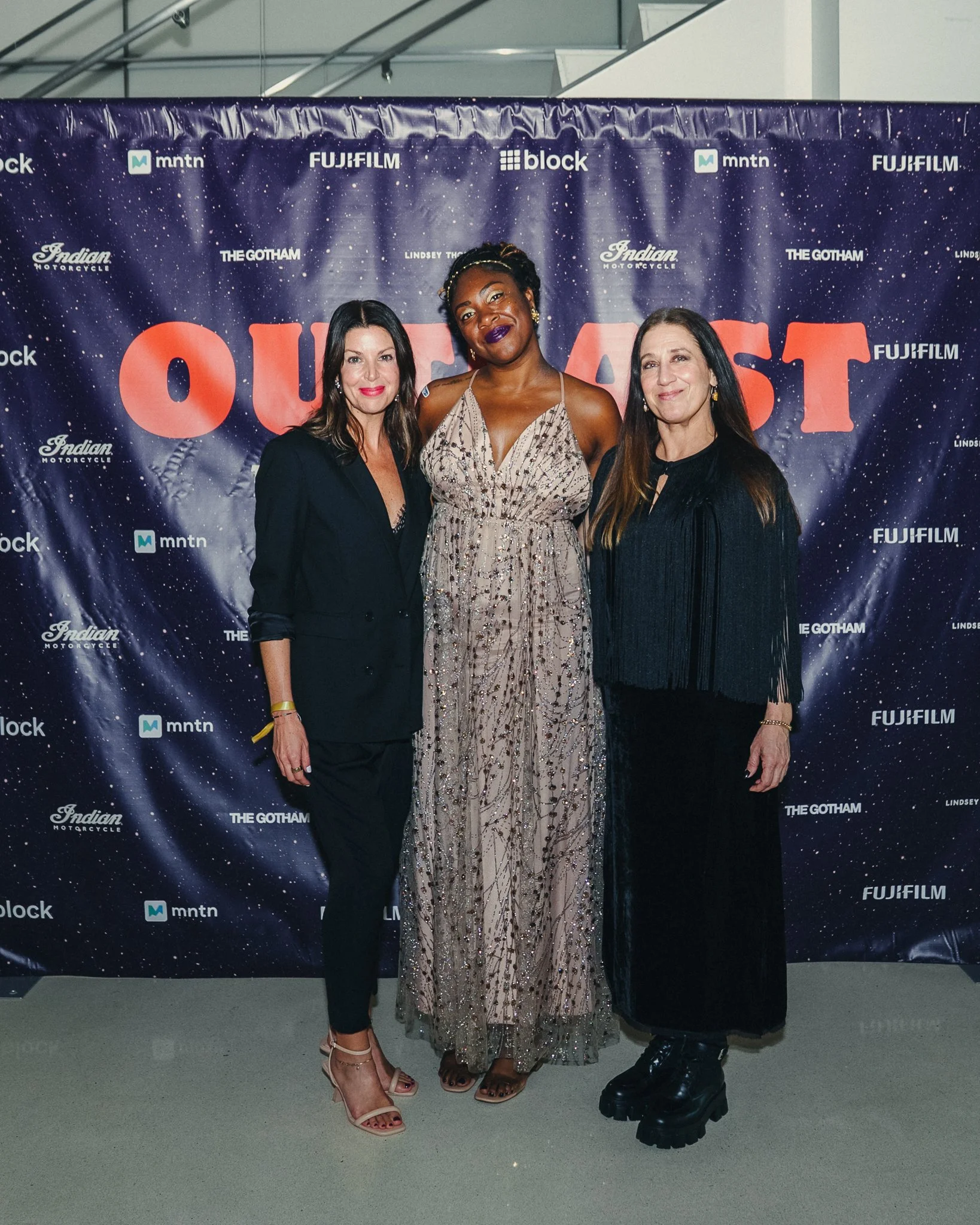 Outlast 10 Yr Anniv Gala - Credit Nix Guirre DSC00876 web.jpg