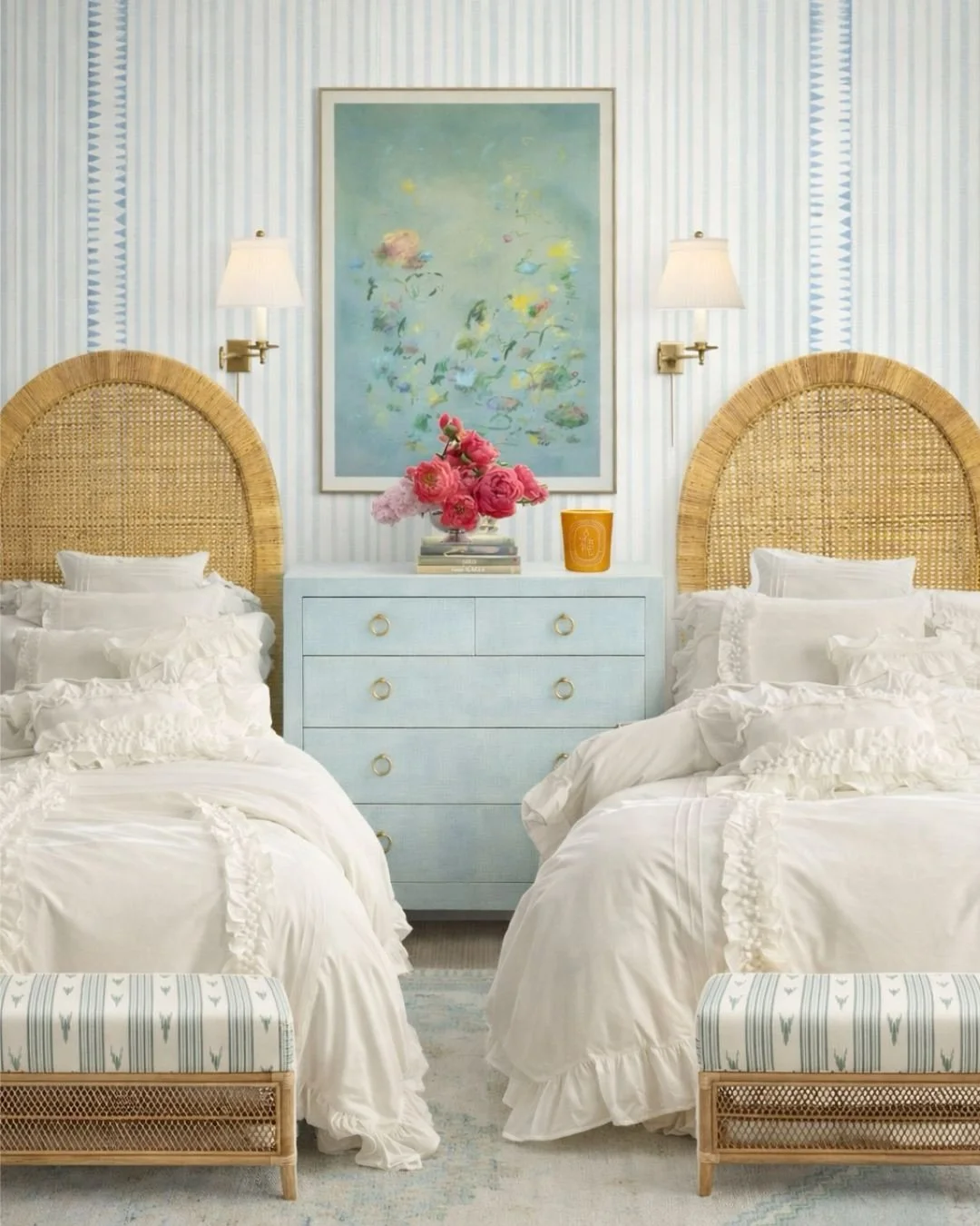 Some of my favorite bedrooms I&rsquo;ve created (digitally)&hellip; curated for girls living in small spaces like post-grad apartments or dorm rooms.

Find these and more available to save on Pinterest and Tiktok! Link is in my bio 🫶

#interiordesig