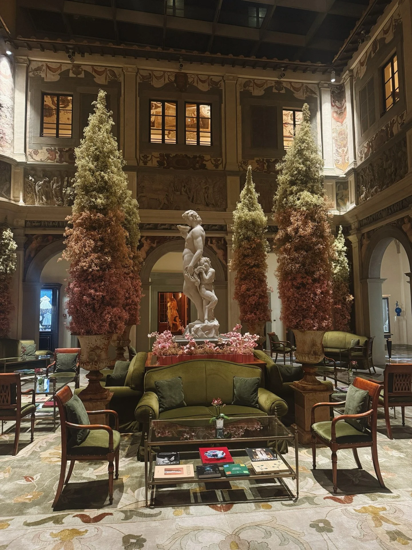 Ciao👋👋👋 Some of my Firenze interior faves from my first week in this fabulous city&hellip;. more to come xx #firenze #florence #florenceitaly #florenceinteriors #interiors