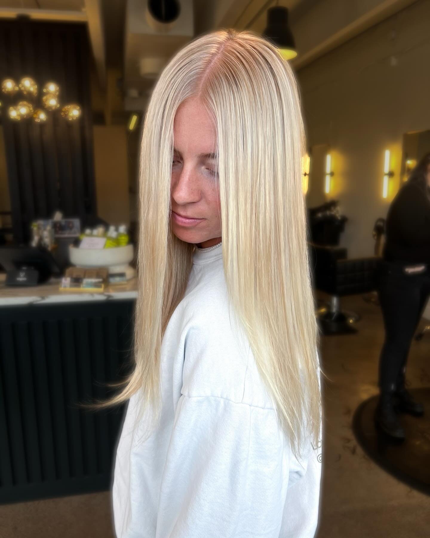 Turn heads with this dazzling platinum full highlight, expertly crafted by our color guru, Gabriella! 💖✨ Elevate your style to pure radiance and let your locks shine as bright as your personality. 

Book your complimentary consultation with Gabriell