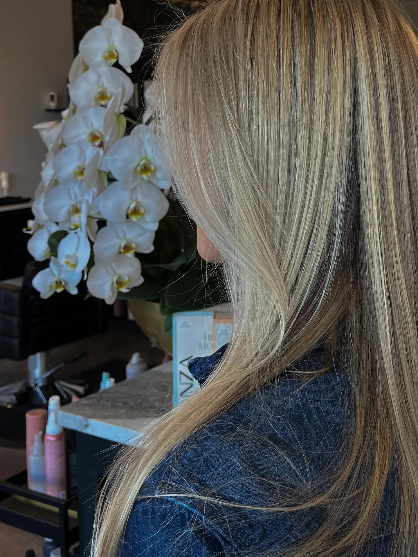 We&rsquo;re beyond thrilled to re-introduce JADE &mdash; our incredibly talented, up-and-coming artist who&rsquo;s bringing major creative energy to Boulder Hair Collective this holiday season! 🎄💇&zwj;♀️💫

This is Jade&rsquo;s first holiday behind