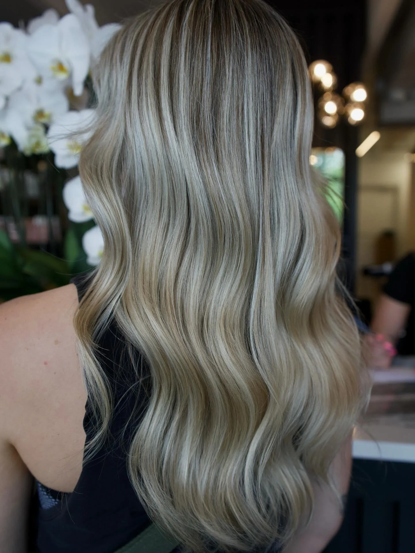 Check out this beautiful blonde by Nate! ✨ Perfect for summer and glowing in all the right ways. Who&rsquo;s ready for their own transformation?

#BoulderHair
#BoulderSalon
#HairByNate
#BlondeInBoulder
#SummerBlonde
#BlondeHairGoals
#ColoradoHair
#Bl
