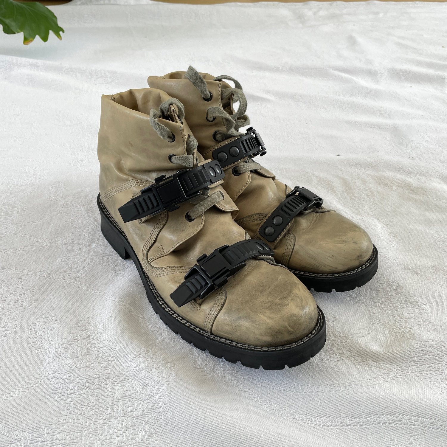 Cabane De Zucca Ski Fastener Boots — Guerrero
