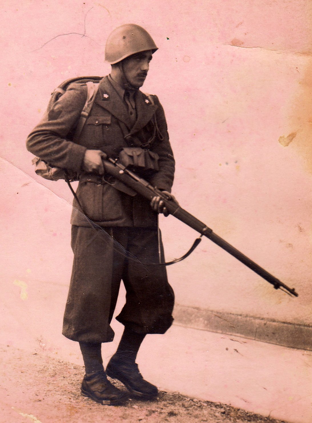 WW_II_Alpino_Sergente_Giovannucci_Verino_in_Battle_Uniform.jpeg