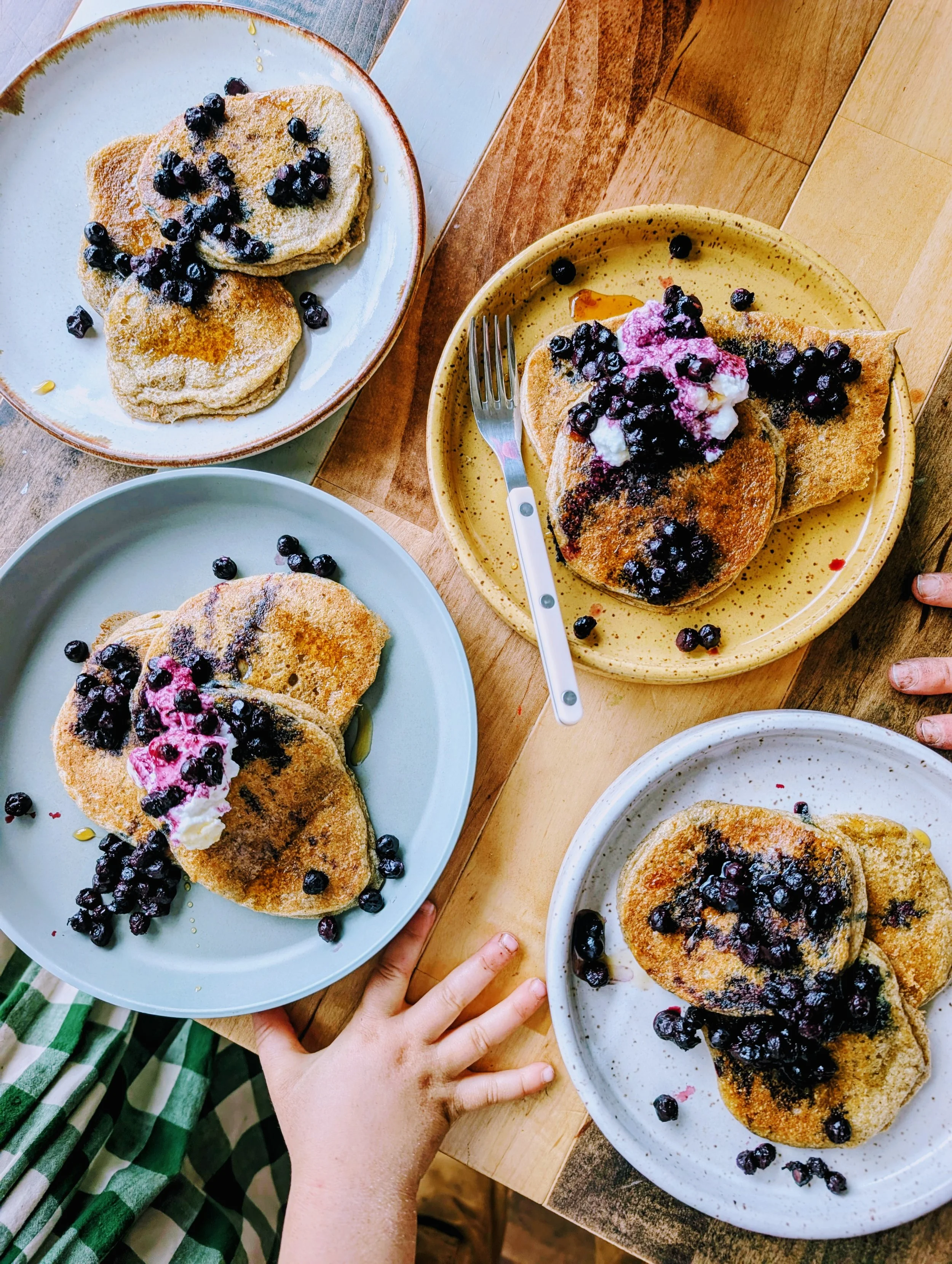 Cottage Cheese &amp; Oat Blender Pancakes 