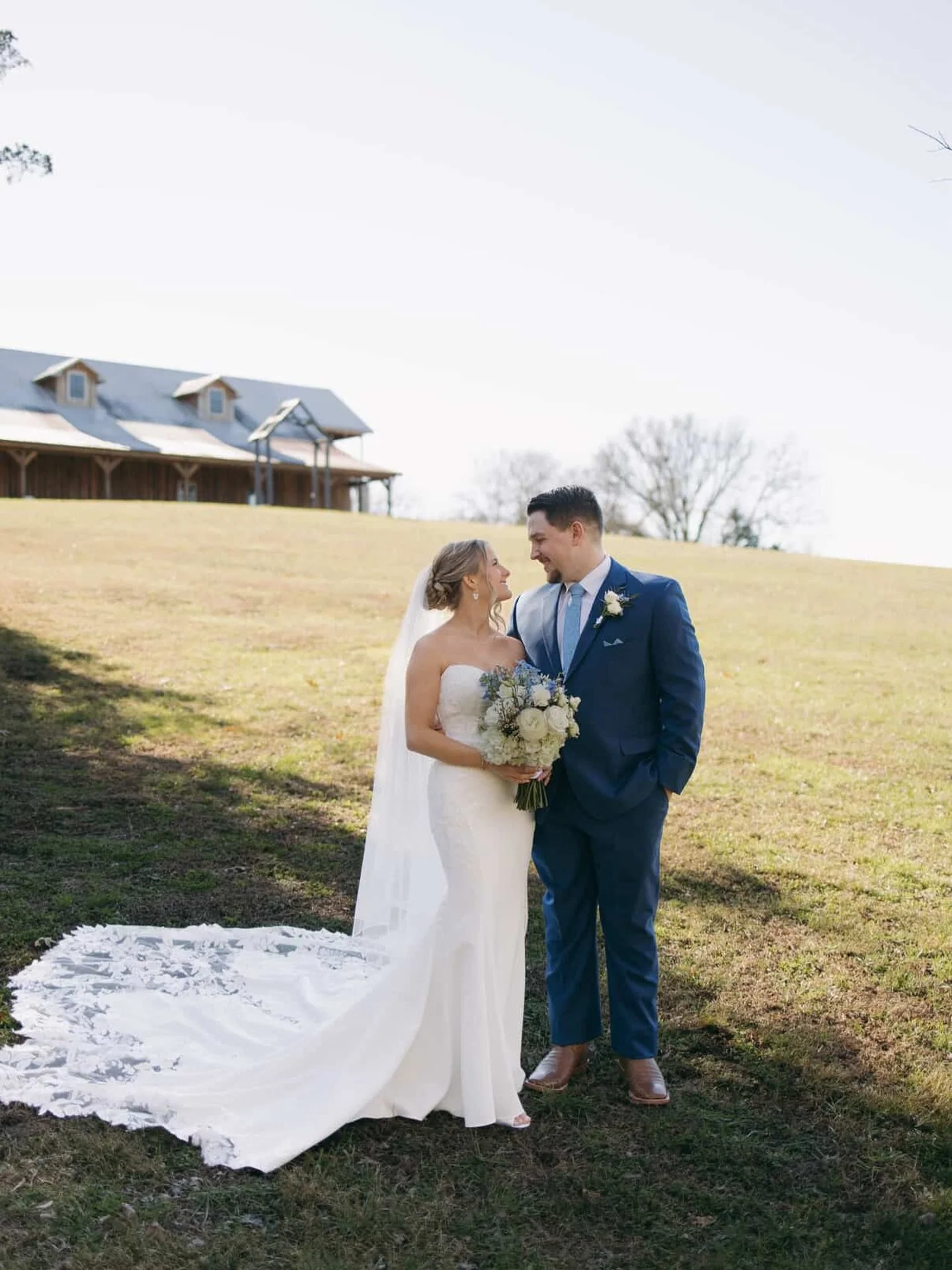 Madelyn is smart. She booked a Spray Tan Party with us for her wedding. Everyone should try to be more like Madelyn 🤭💍

Hahaha all jokes aside, @madelyn.wallace7 was glowing on her big day and we had such a fun time helping her and her bridal party