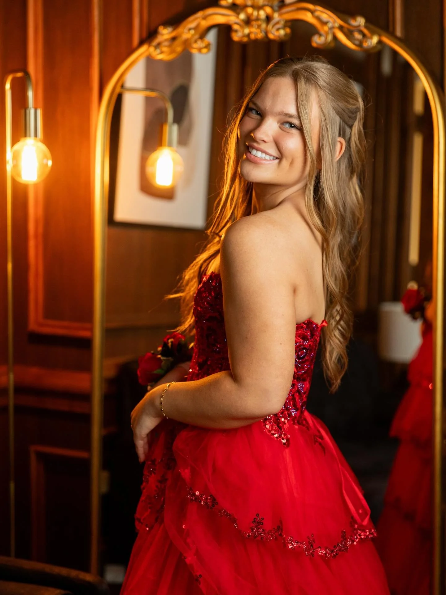 It&rsquo;s PROM season 🌹

We&rsquo;re here to help you with the best glow! 

p.s. keep the prom photos coming! 📸💃🏼