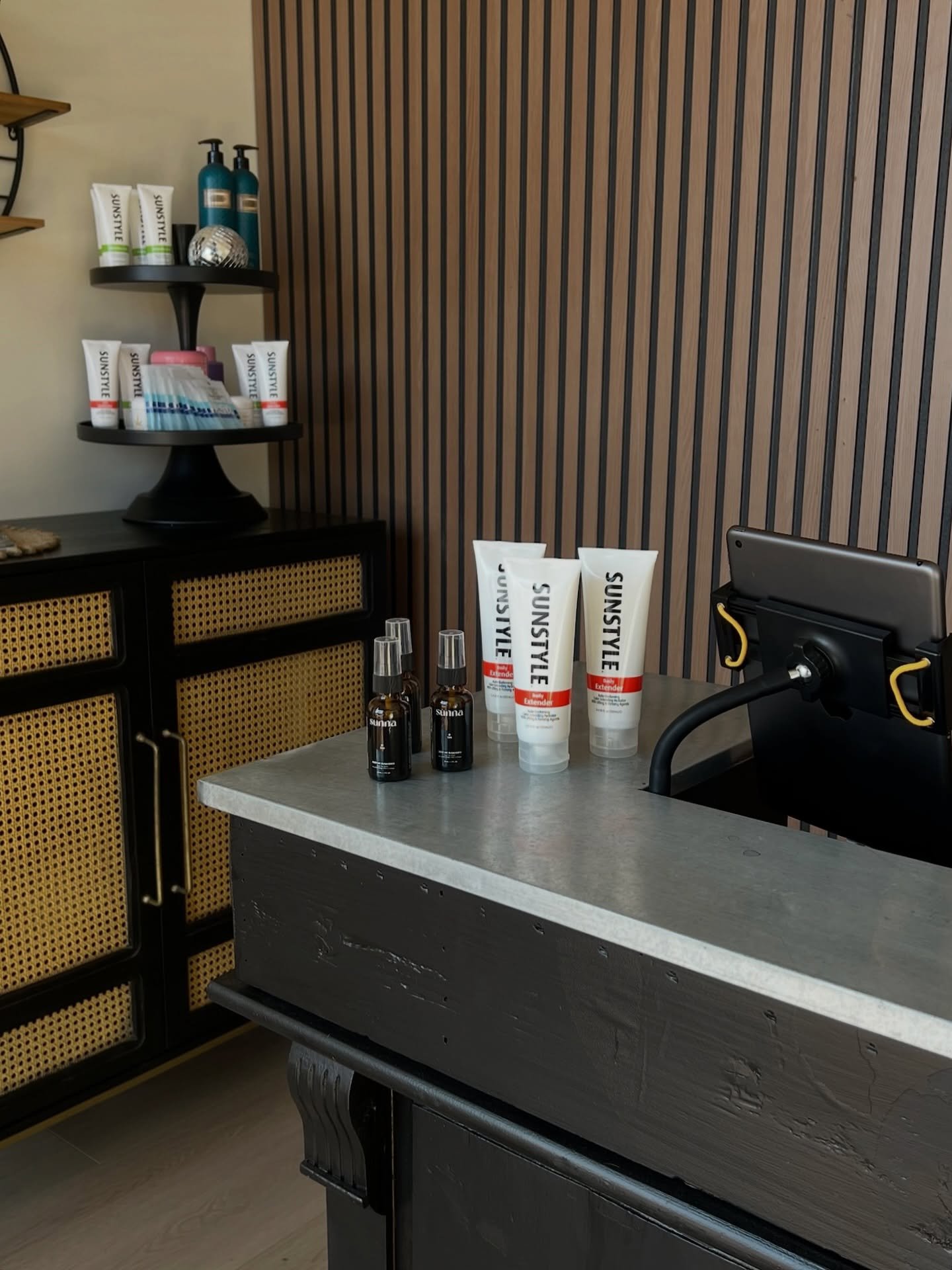 A good tanning routine goes far beyond the walls of PM 🤎✨

What you do before, during, and after your appointment is what really makes your glow last.

To protect your tan:
&bull; Use tanning-safe body wash (no sulfates = no stripping your color)
&b