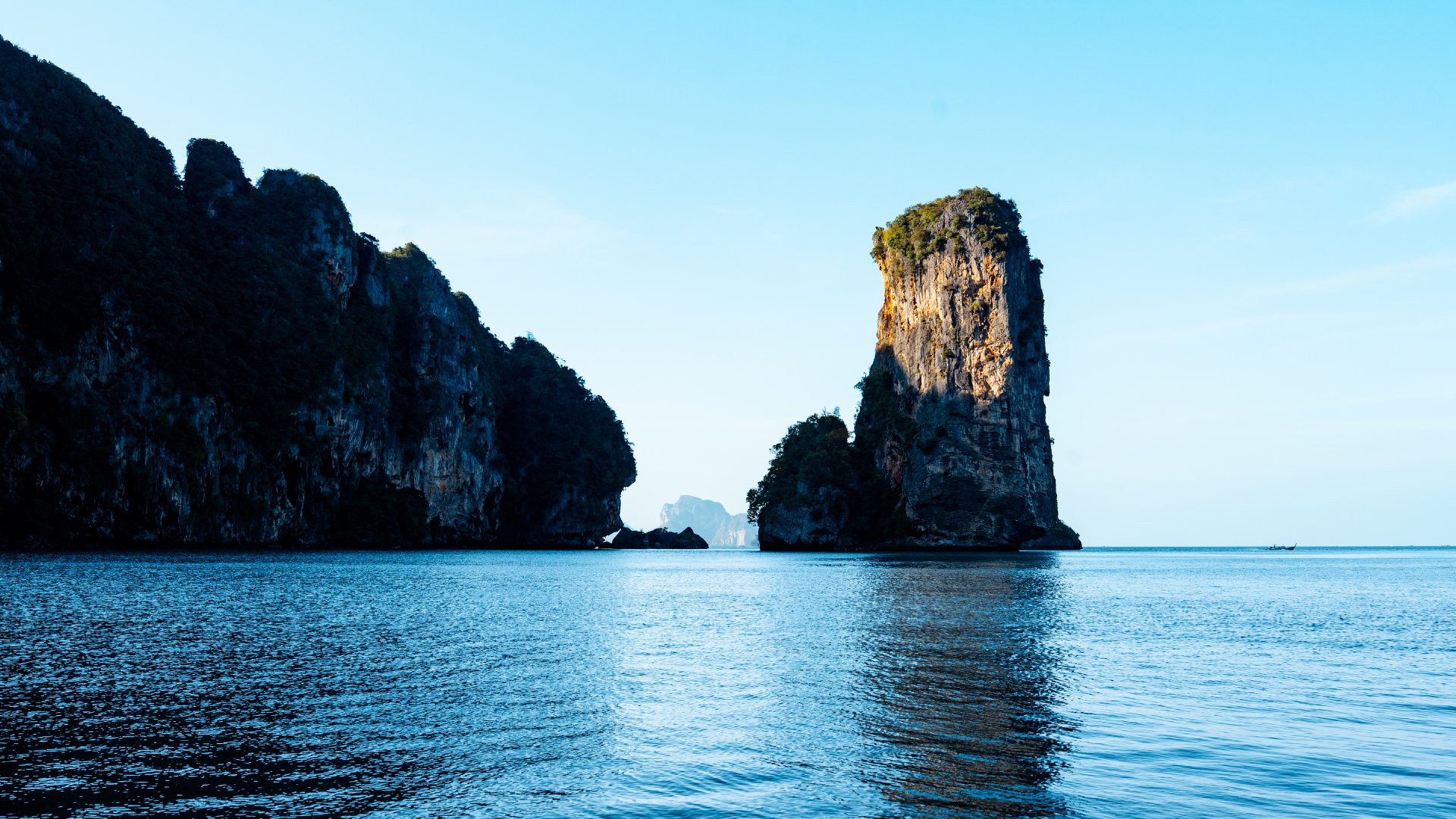 Who Should Stay in Ao Nang? A Reflective Insight into Its Atmosphere and Convenience