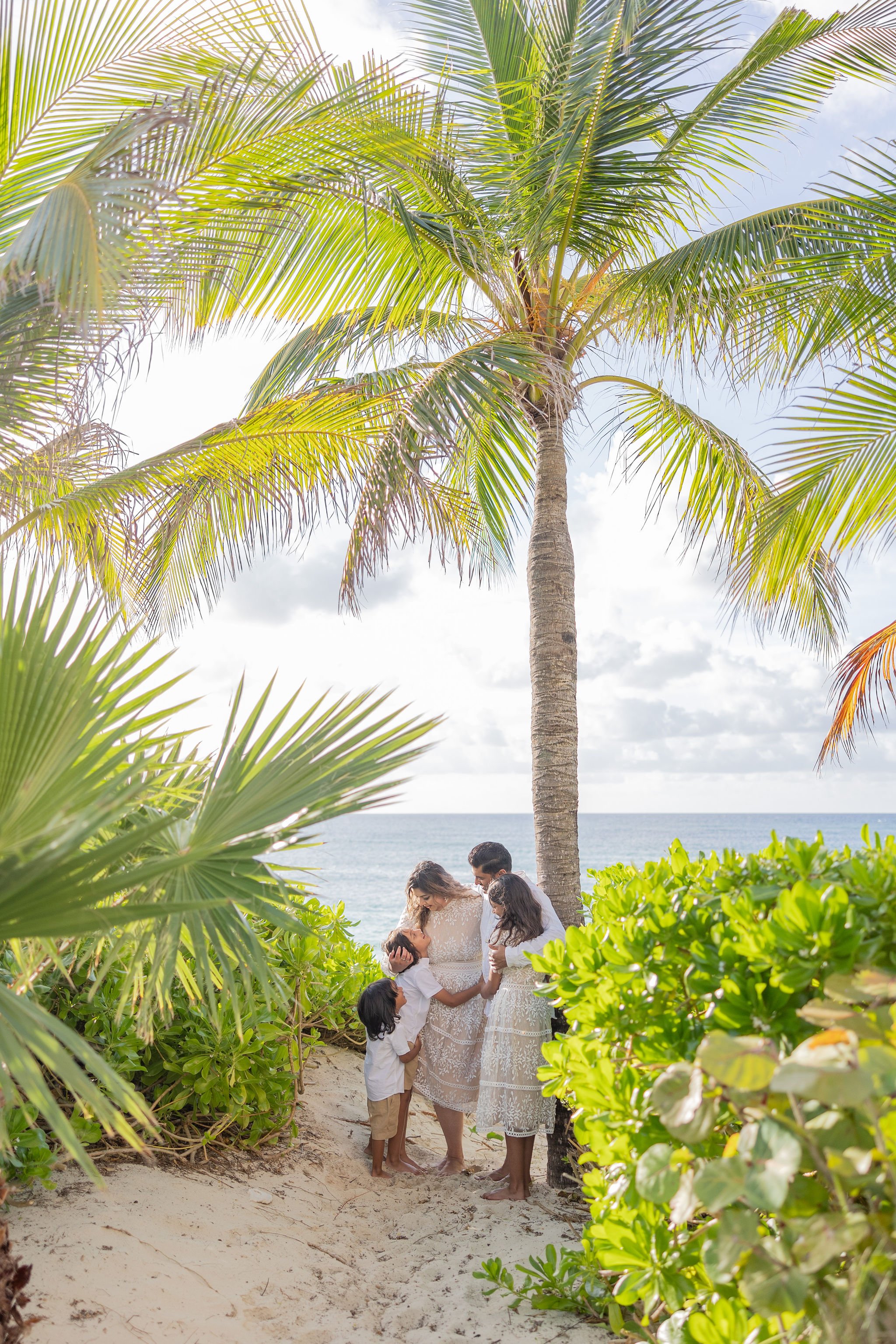 CopyrightChristinaYsaguirrePhotography2024-NassauBahamasPhotographer-Ifrah+Family-13.jpg