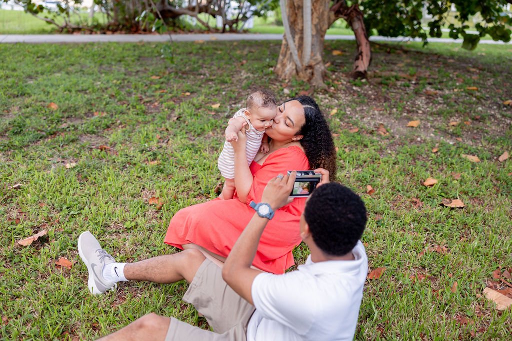 CopyrightChristinaYsaguirrePhotography2024-NassauBahamasPhotographer-Robyn+Anthony+Levi-1564.jpg