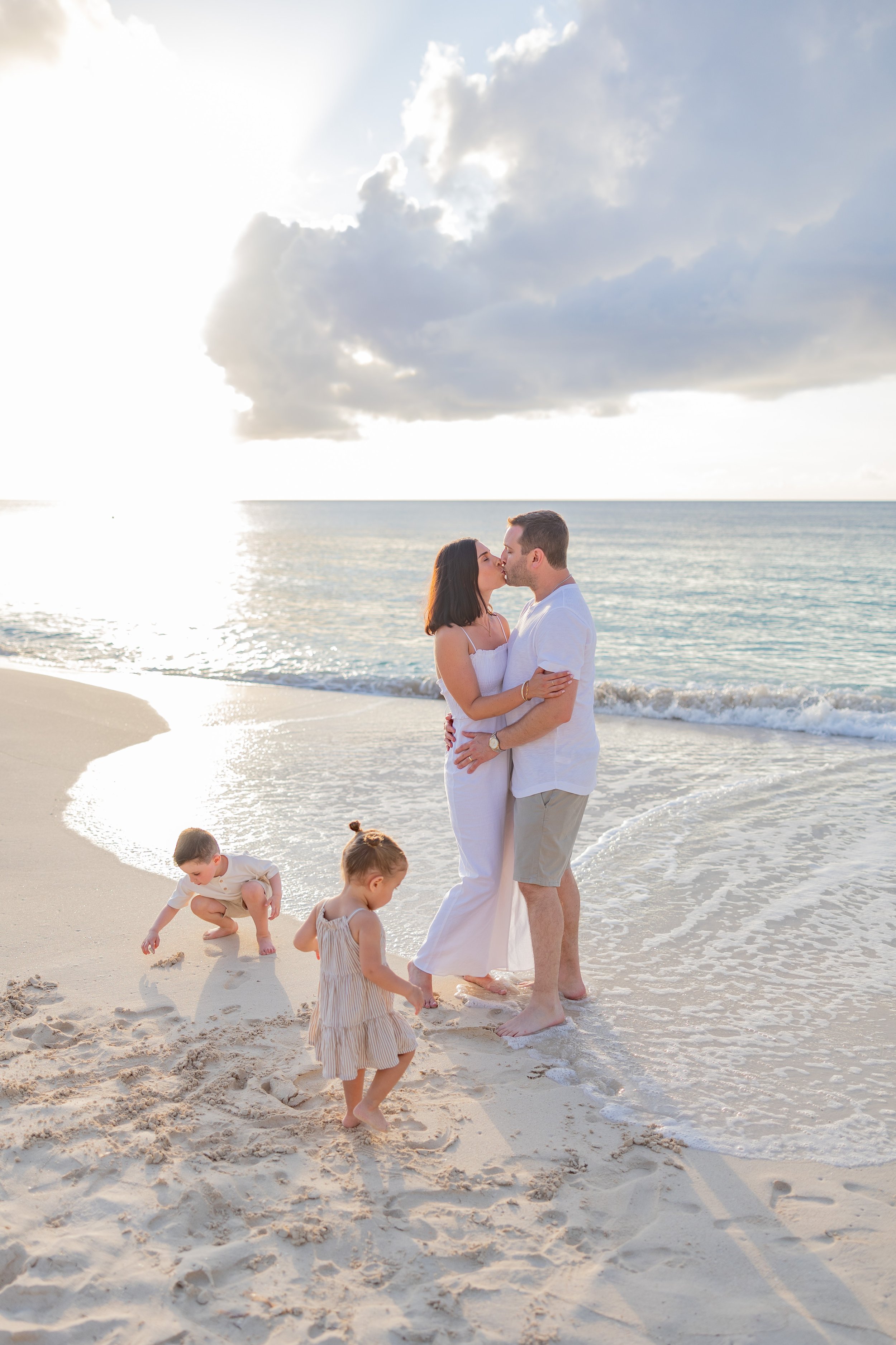 Copyright Christina Ysaguirre Photography 2024 - Nassau Bahamas Photographer - Jessica + Matt Family Session-7.jpg