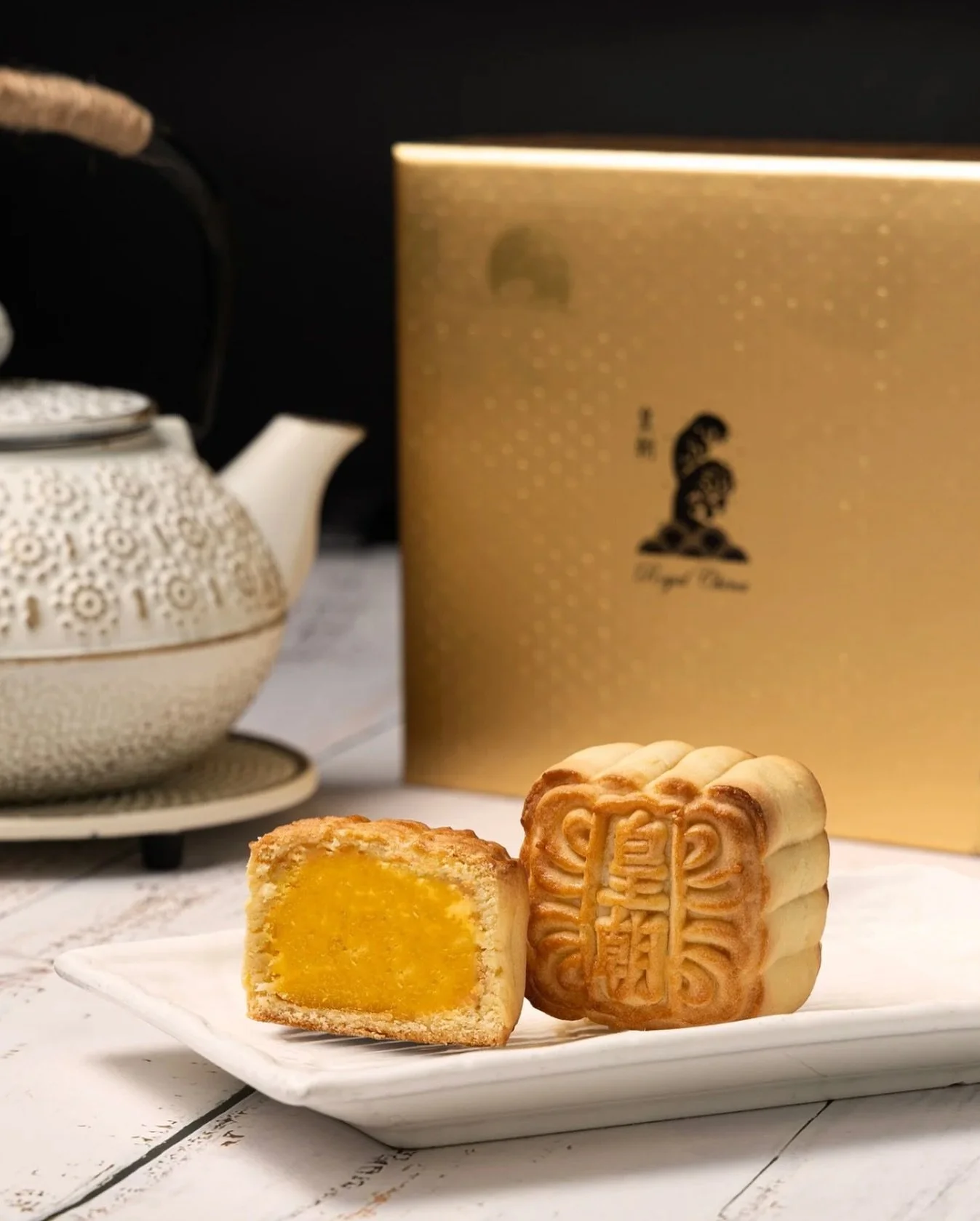 🌕 Celebrate the Mid-Autumn Festival with friends and family at Royal China. Book your table now to enjoy festive moments together &mdash; and don&rsquo;t miss out on reserving your mooncake! ✨ Link in bio.

#mooncake #mooncakes #mooncakefestival #ch