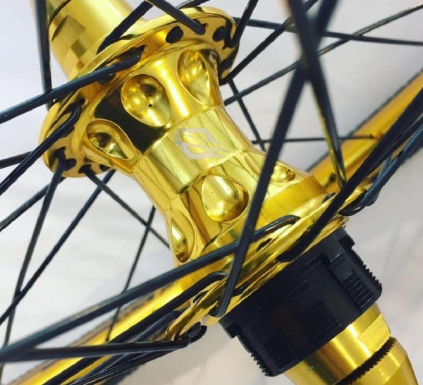 TNT_RAPID_FIRE_CASSETTE_REAR_HUB_GOLD.600.jpg