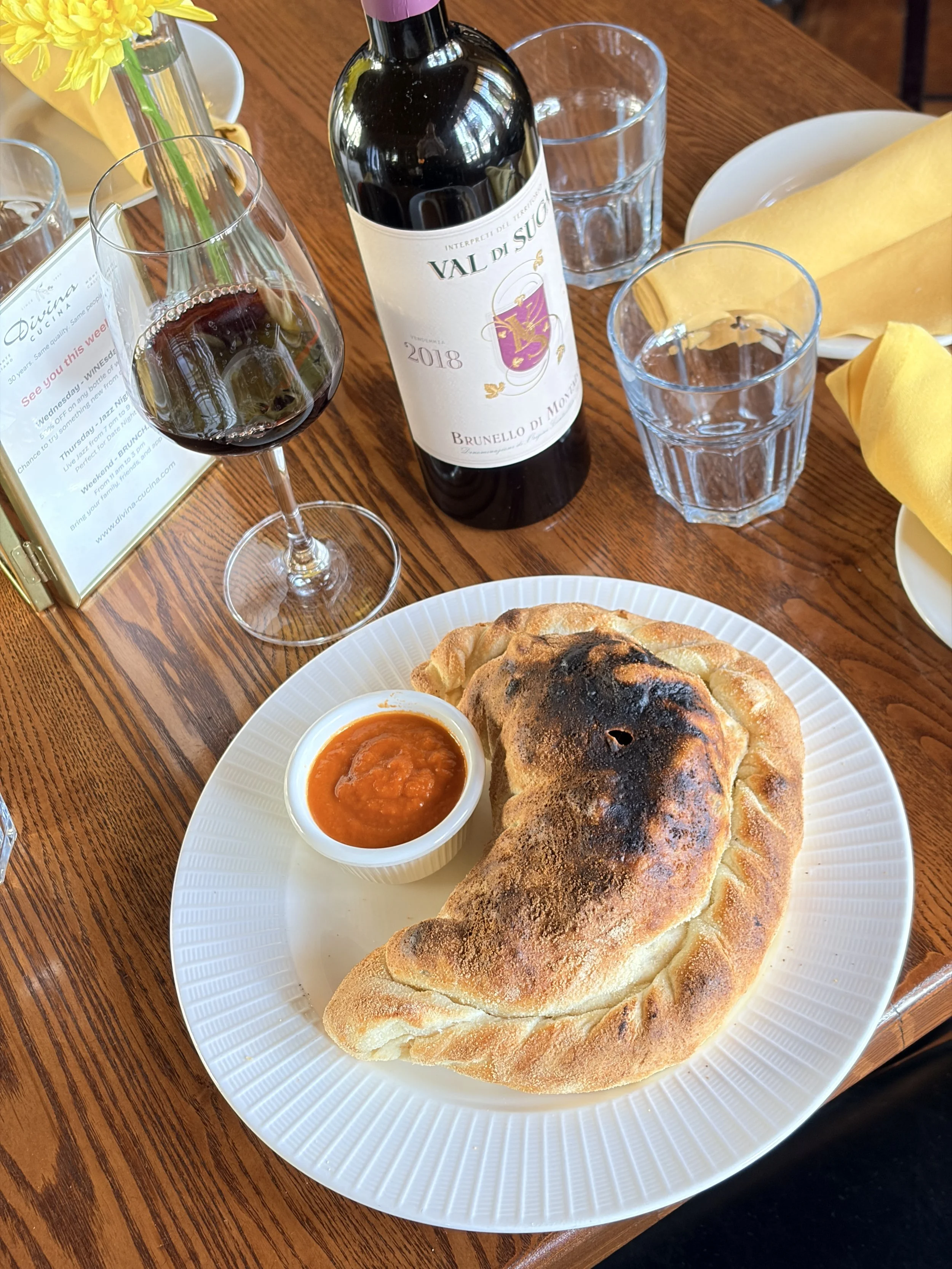 Divina Calzone with chicken and mushroms