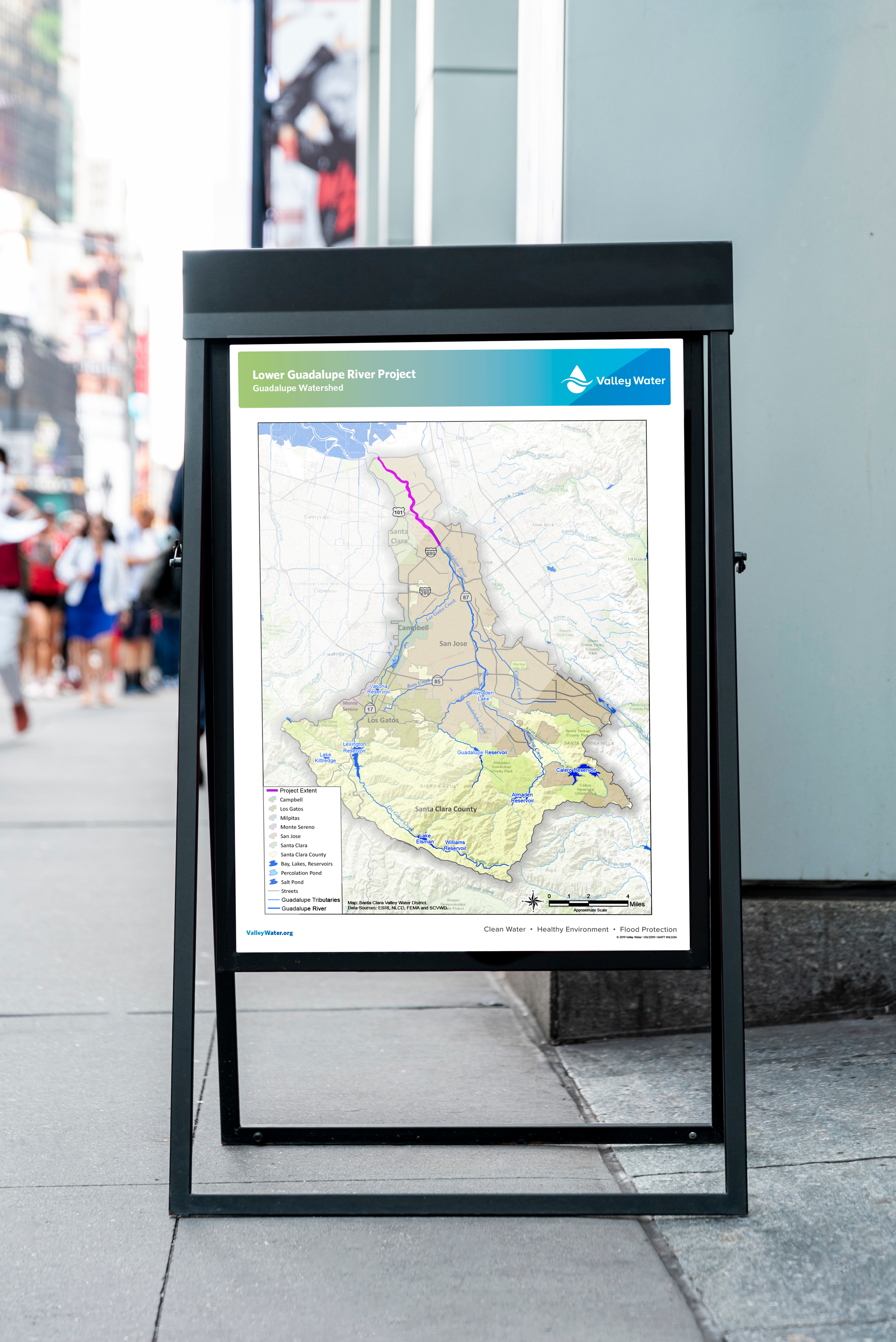 mobile-mock-up-billboard-sidewalk.png