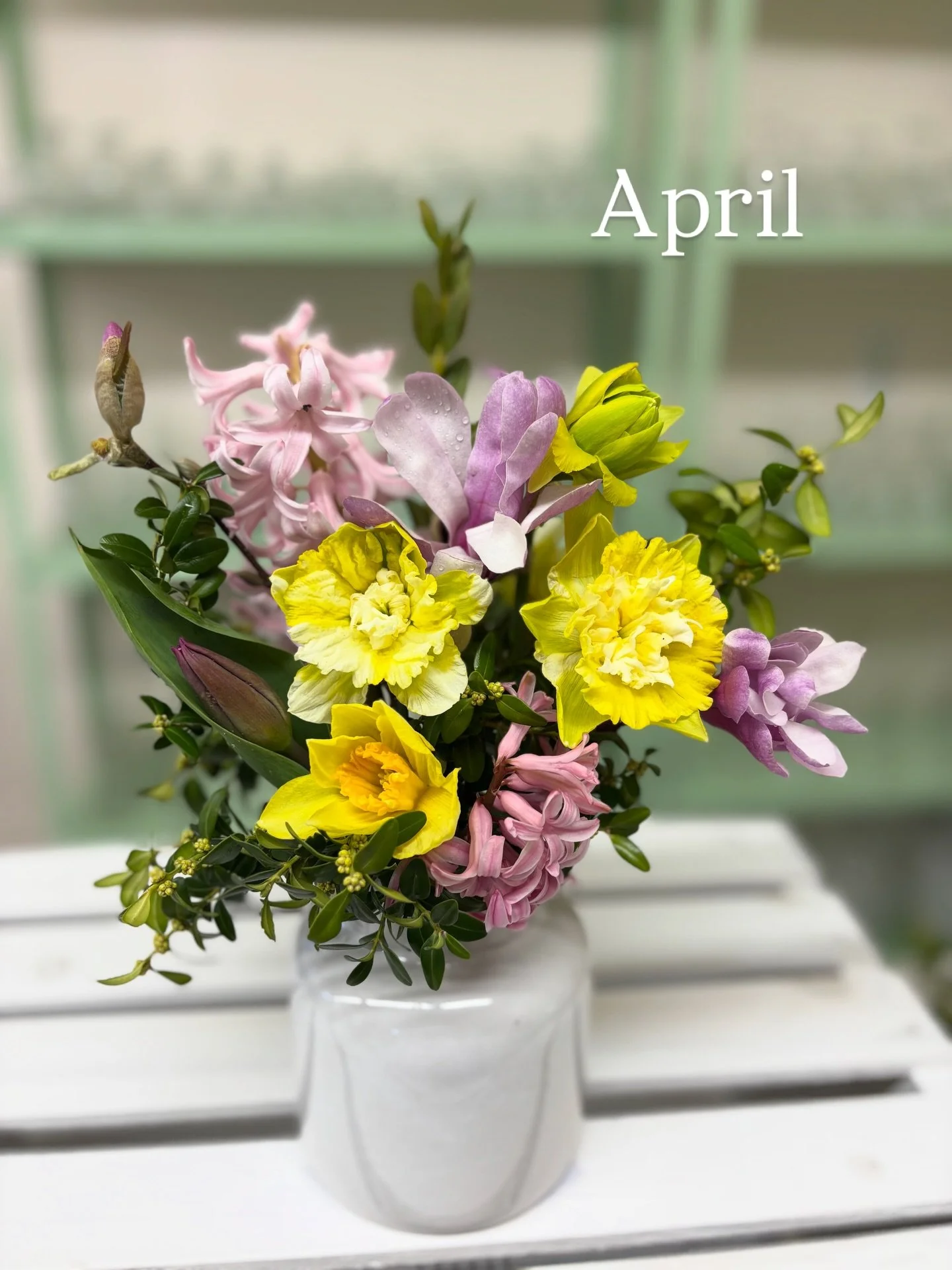 One season. Seven months of farm-grown flowers &hearts;️

Every bouquet tells the story of its season: colors, textures, &amp; movement shaped entirely by the moment. Some were gathered for everyday joy, others walked down the aisle. 

No two months 