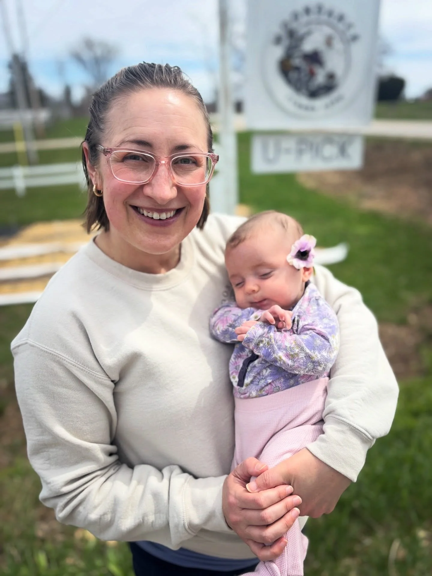 Some gifts are opened once&hellip; and some keep giving long after the day is over.

This year feels especially sweet - getting to experience the farm in a whole new way, with our new little one in my arms. Sharing the fields, the flowers, the fresh 
