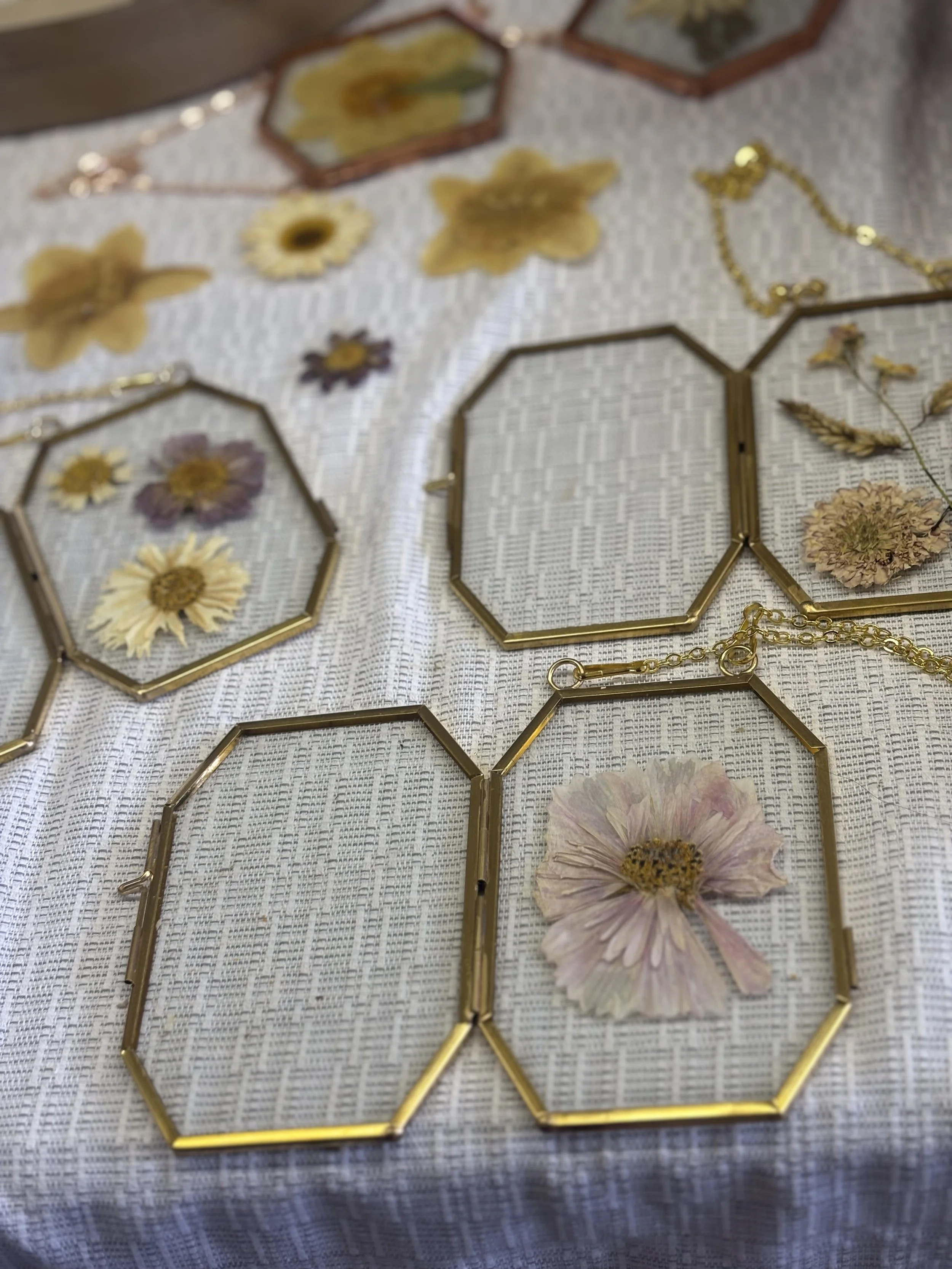 Birth flower ornaments.jpg