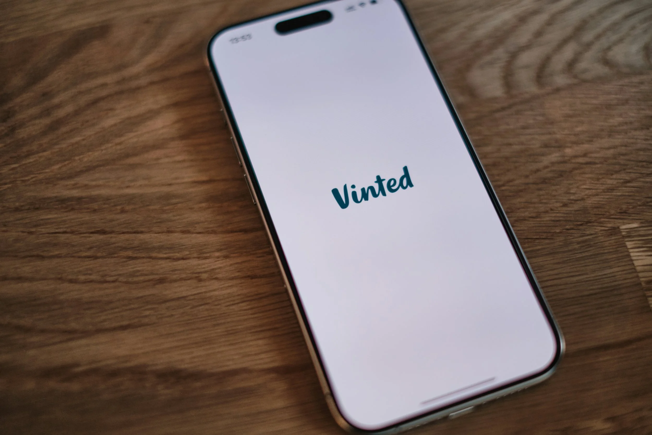 Vendre une contrefaçon sur Vinted : quels risques juridiques pour le vendeur ?
