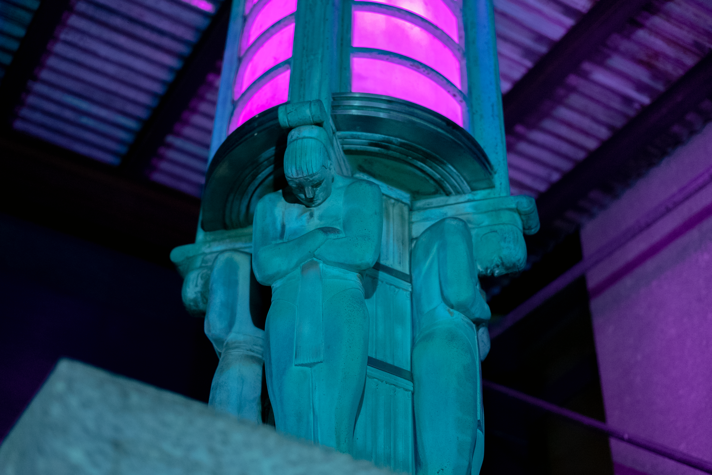 statues-downtown.png