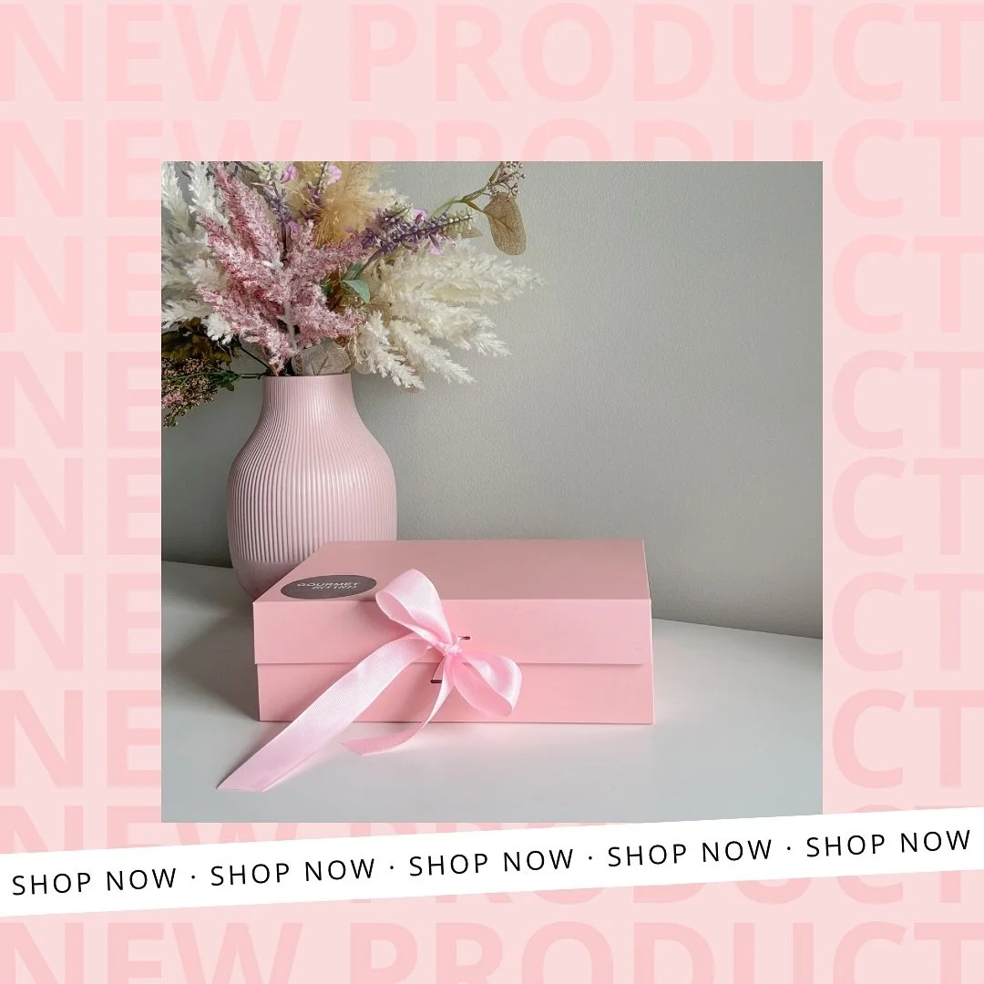 ✨BESTIE GRAZING BOX ALERT✨ We are excited to announce that we&rsquo;ll have a new grazing box available starting November 1st! Taking pre-orders now. It&rsquo;s your sign to surprise your bestie with a cute charcuterie box👯&zwj;♀️🎀🩷

#charcuterie 